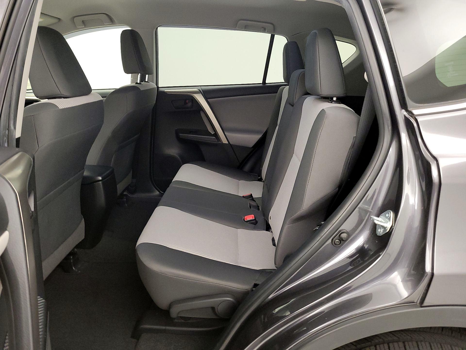 Thumbnail: 2014 Toyota RAV4 - 19