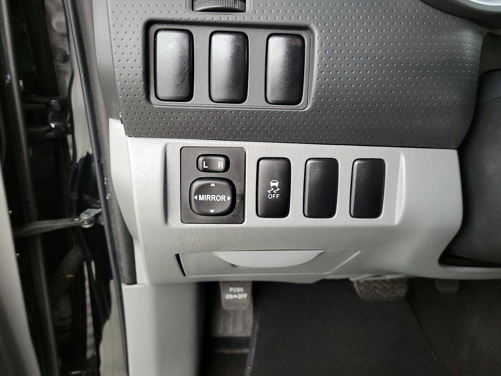 Thumbnail: 2014 Toyota Tacoma - 13