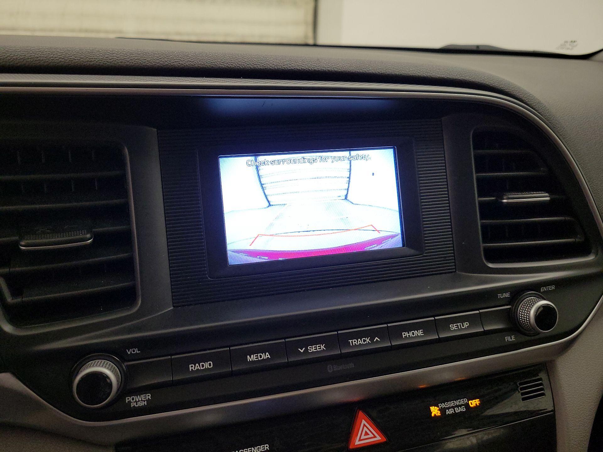 Thumbnail: 2020 Hyundai Elantra - 14