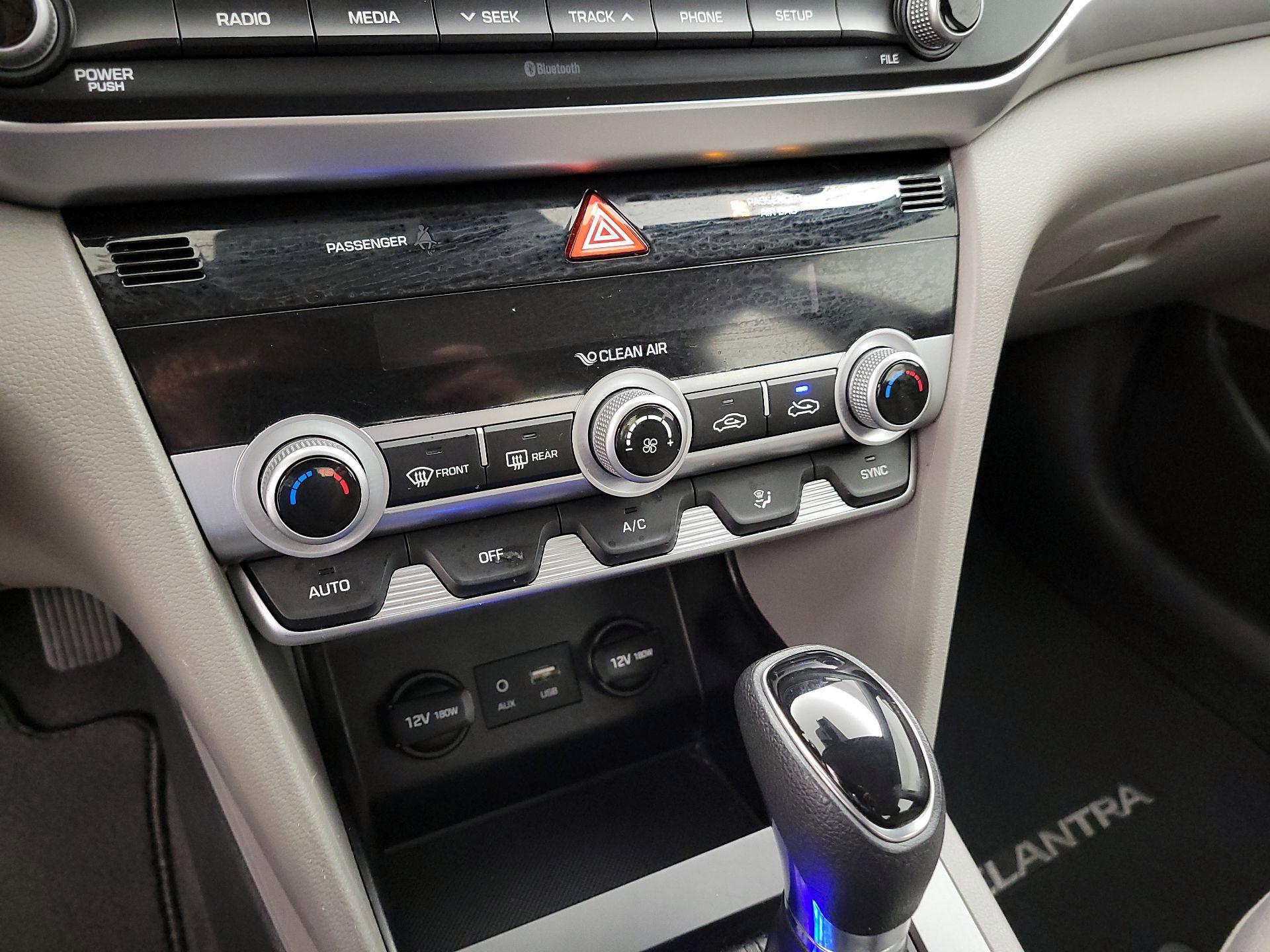 Thumbnail: 2020 Hyundai Elantra - 16