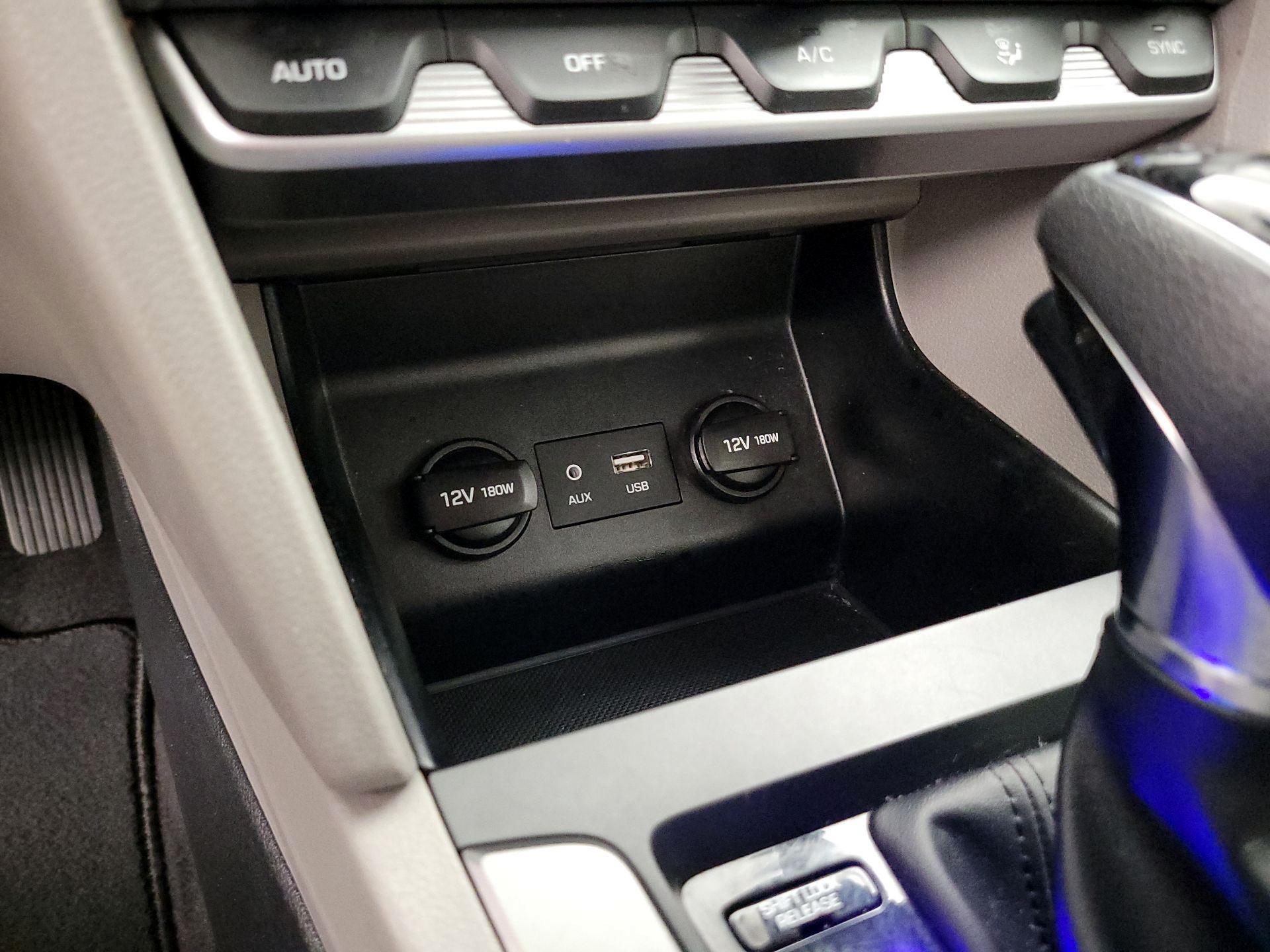 Thumbnail: 2020 Hyundai Elantra - 18