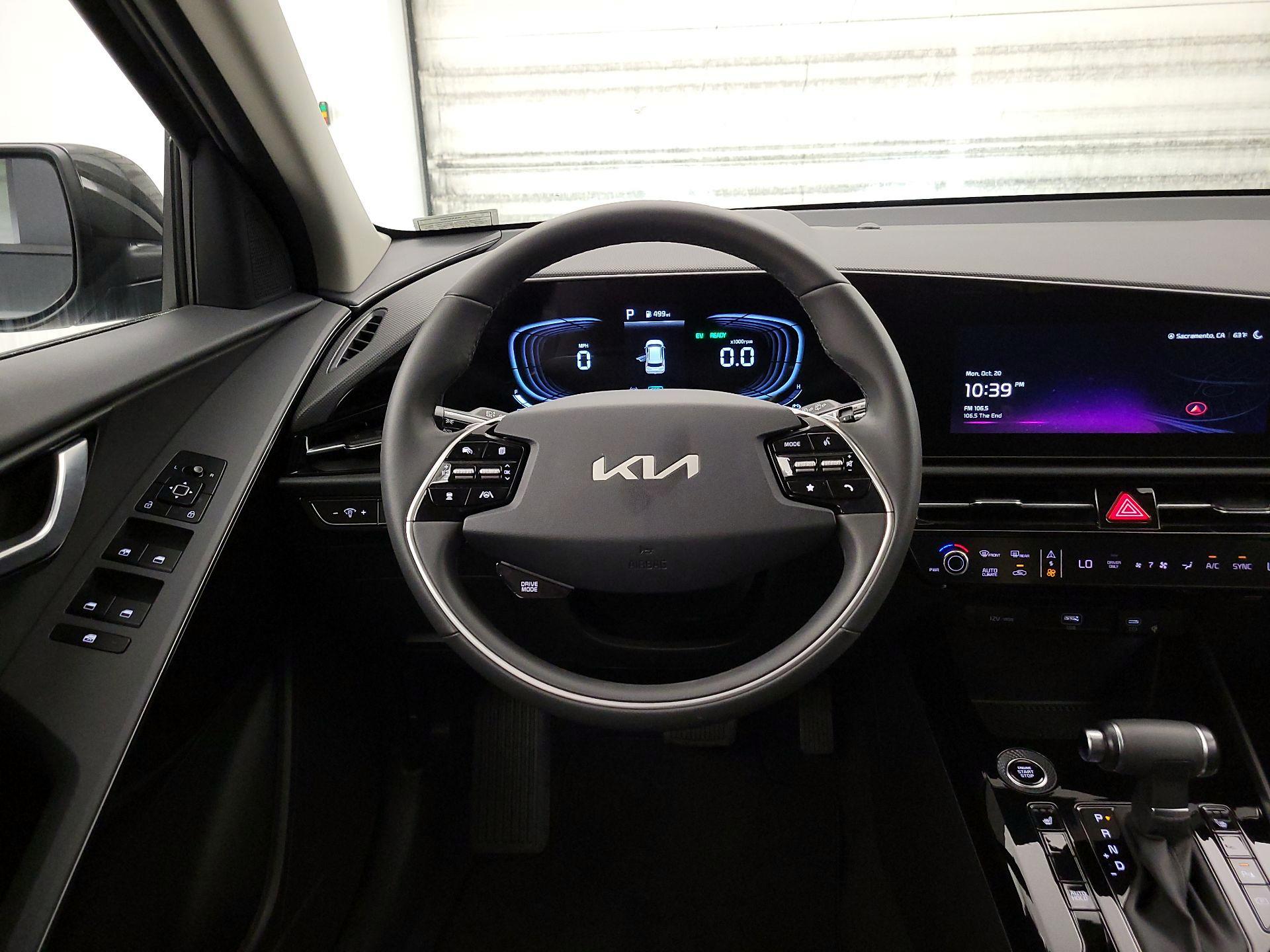 Thumbnail: 2025 Kia Niro - 10