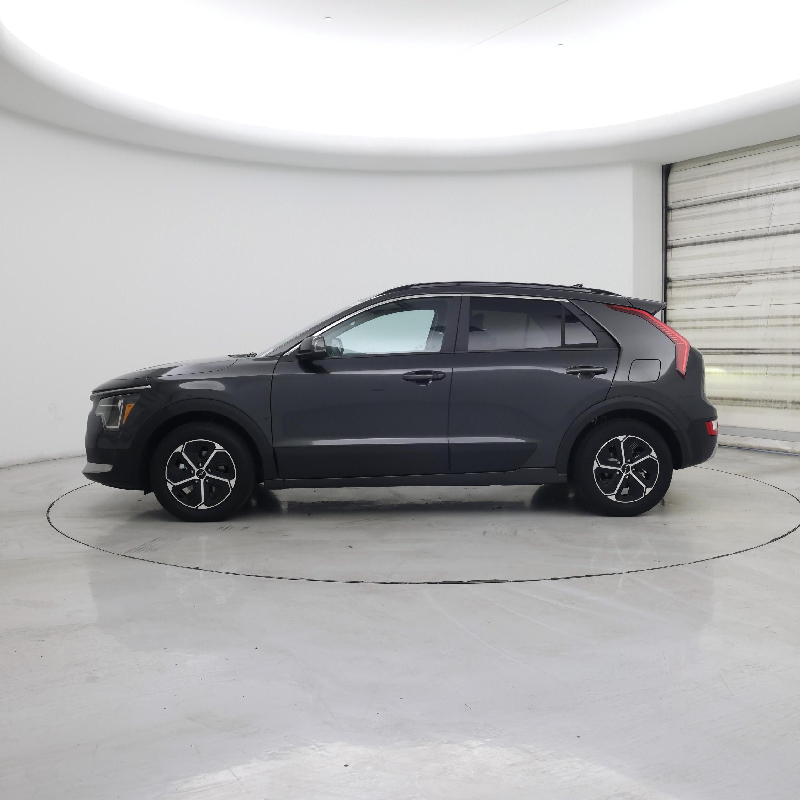 Thumbnail: 2025 Kia Niro - 3