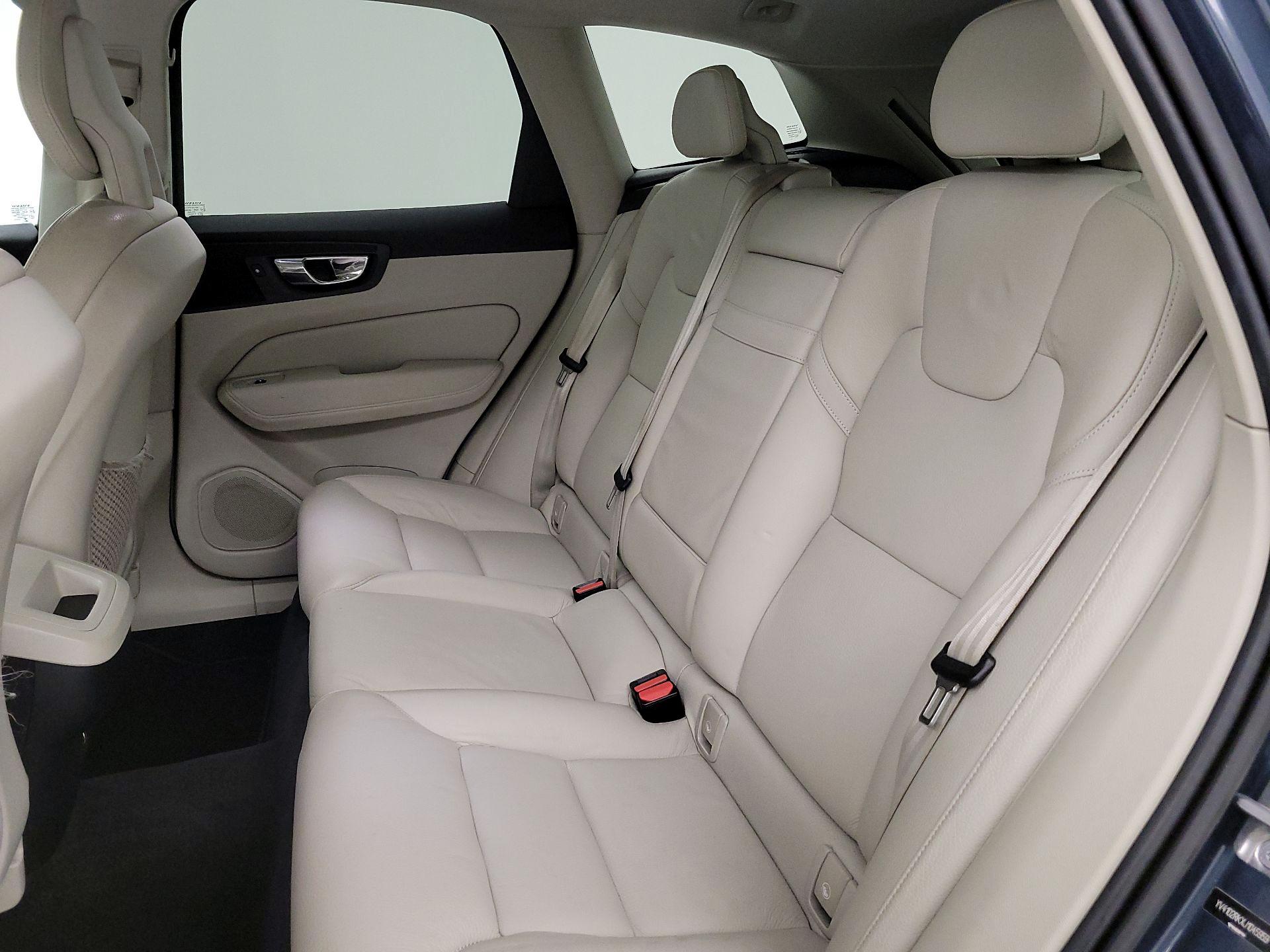 Thumbnail: 2018 Volvo XC60 - 18