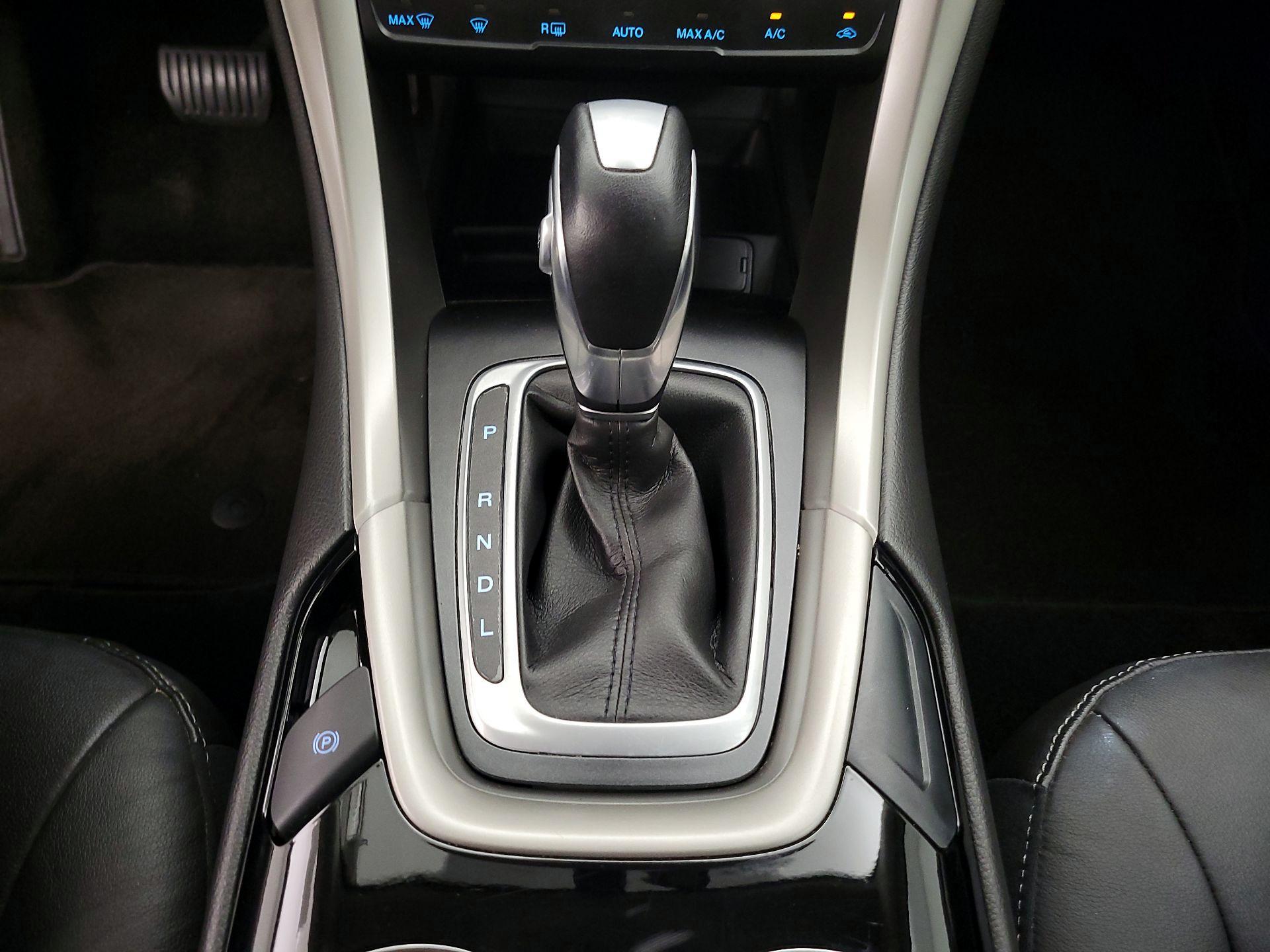 Thumbnail: 2015 Ford Fusion - 17