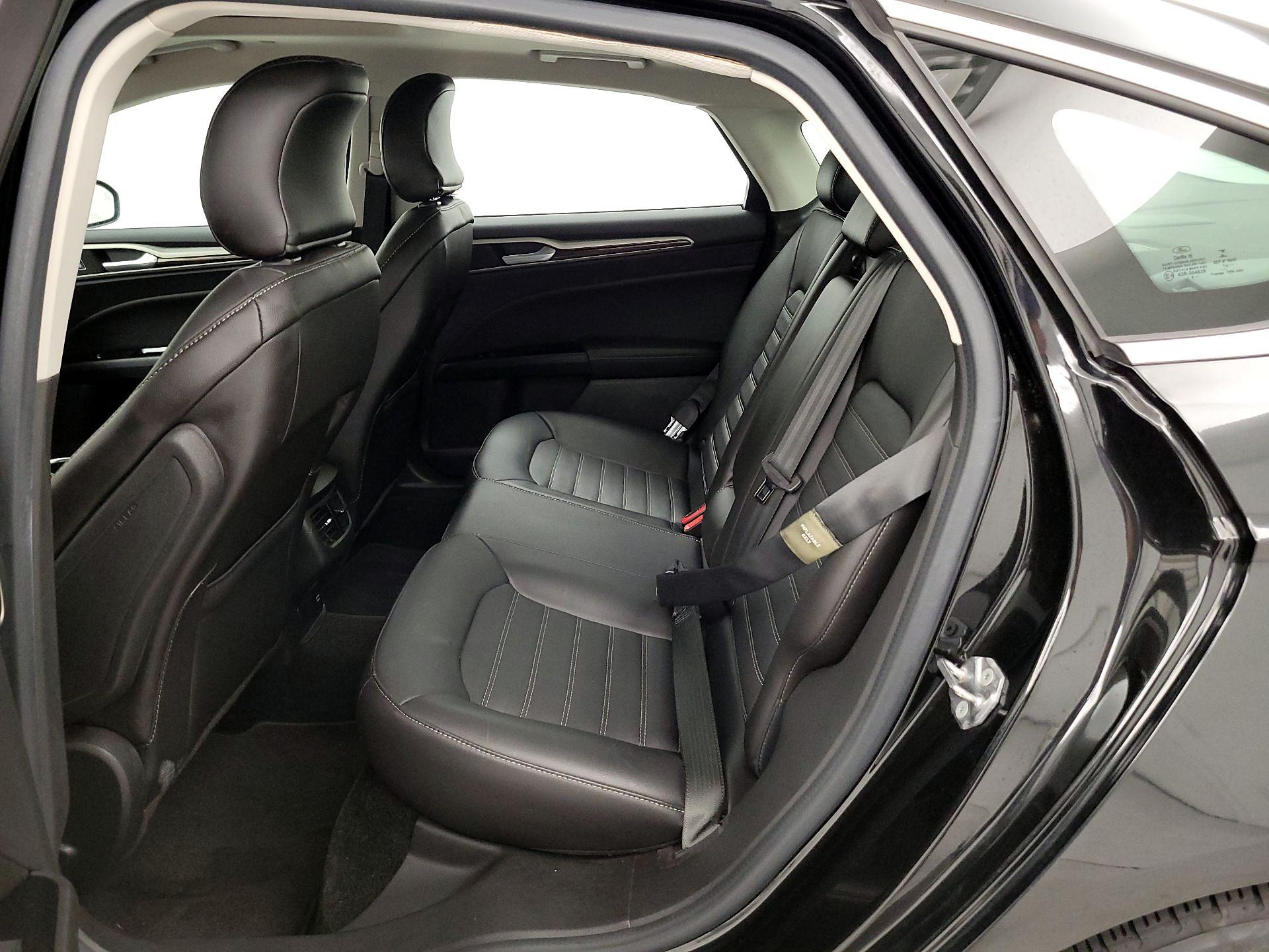 Thumbnail: 2015 Ford Fusion - 19