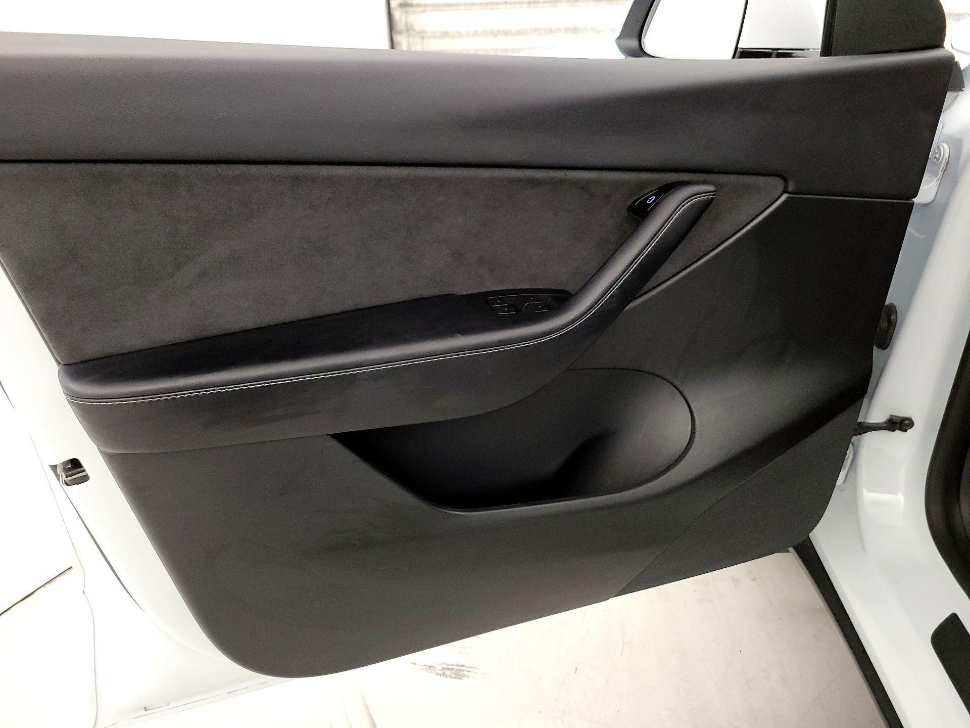 Thumbnail: 2022 Tesla Model Y - 12