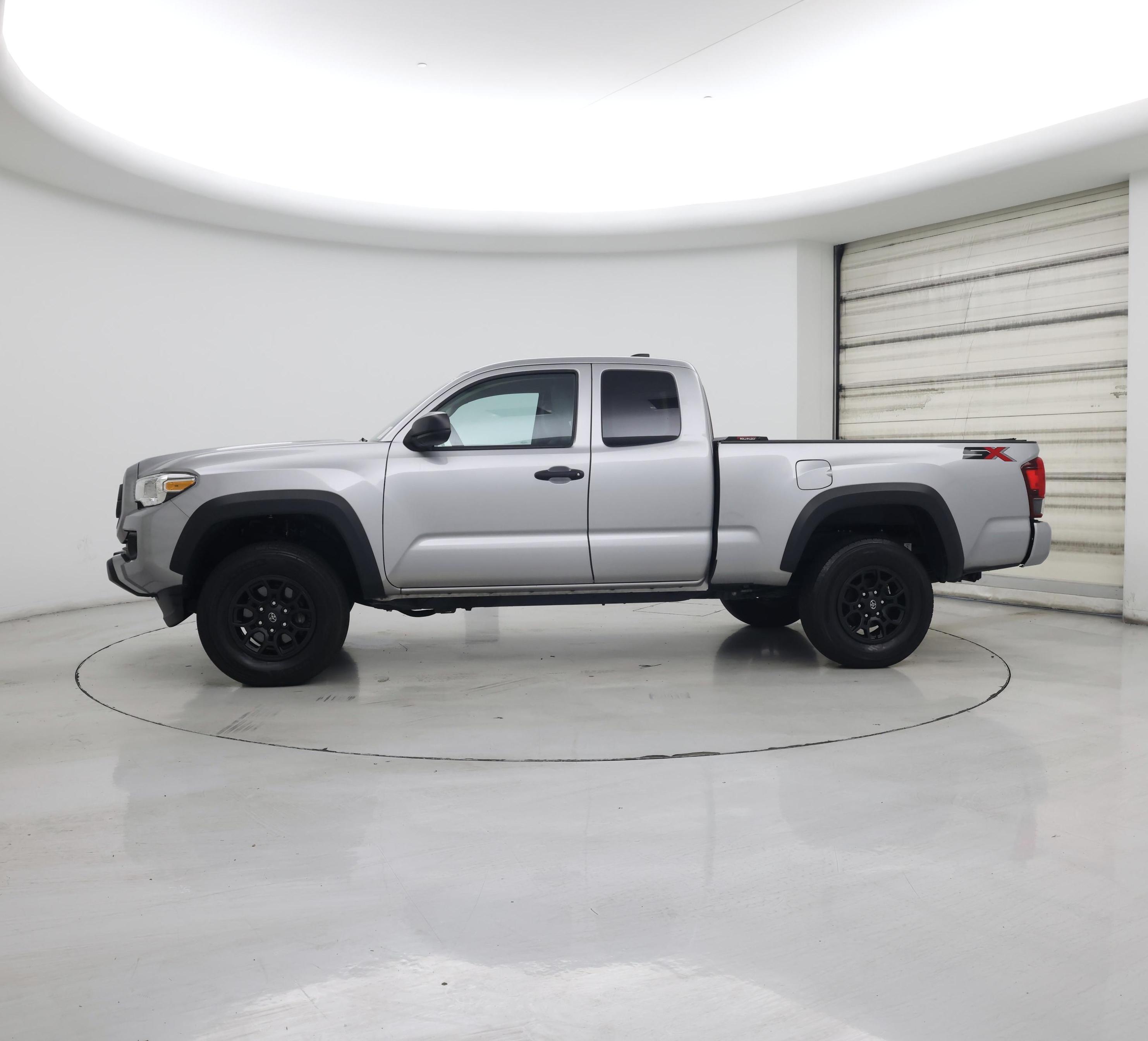 Thumbnail: 2020 Toyota Tacoma - 3