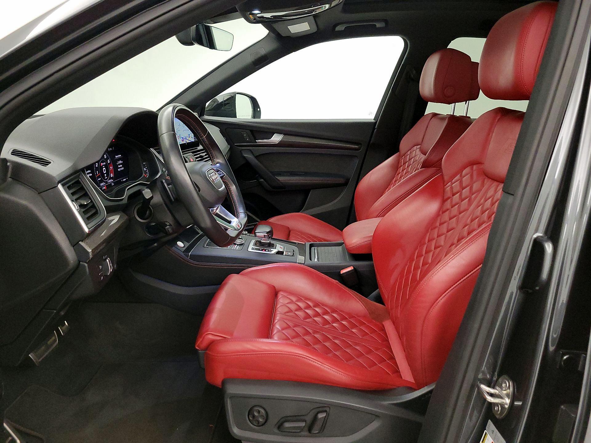 Thumbnail: 2019 Audi SQ5 - 11