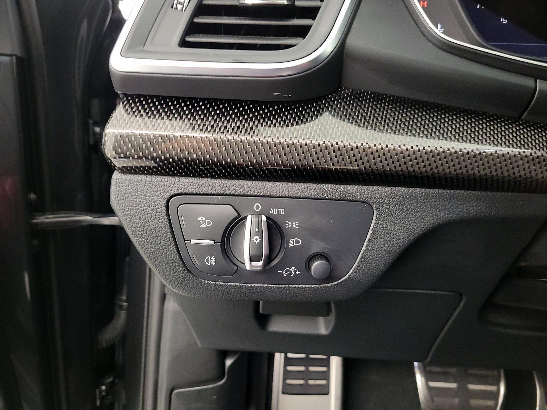 Thumbnail: 2019 Audi SQ5 - 13