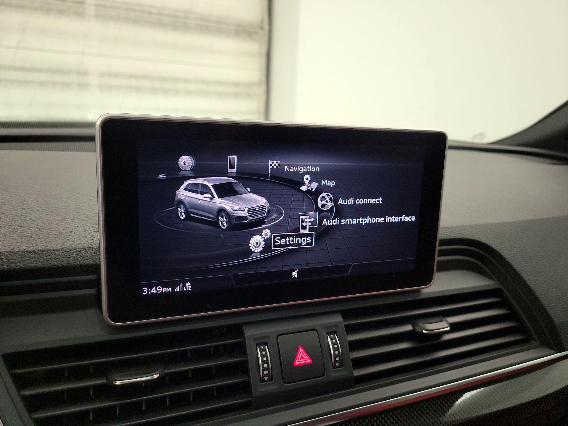 Thumbnail: 2019 Audi SQ5 - 16