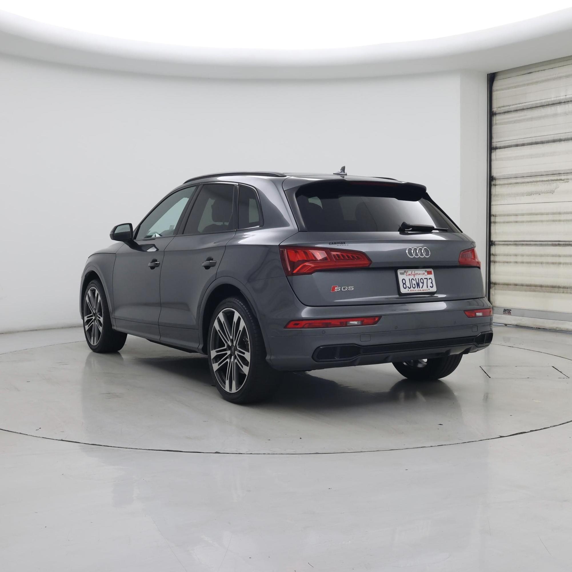 Thumbnail: 2019 Audi SQ5 - 2