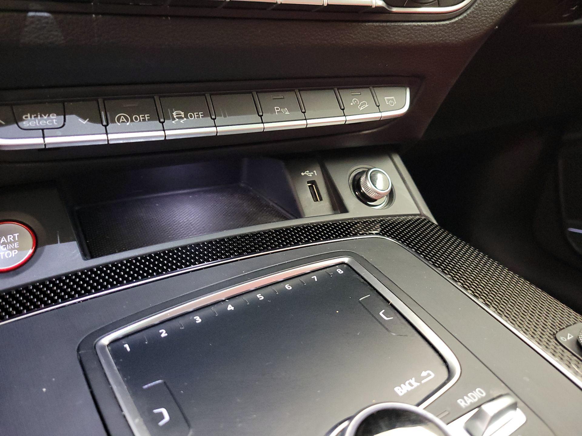 Thumbnail: 2019 Audi SQ5 - 19