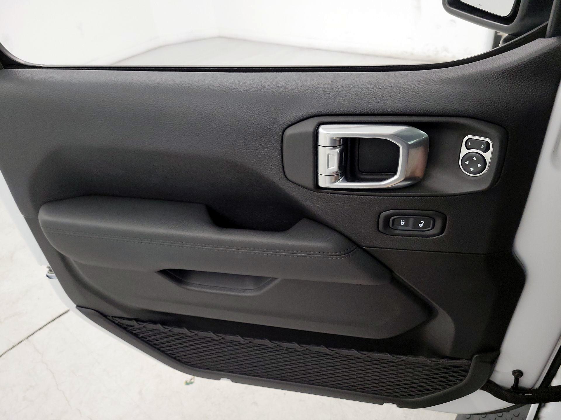 Thumbnail: 2021 Jeep Wrangler - 12