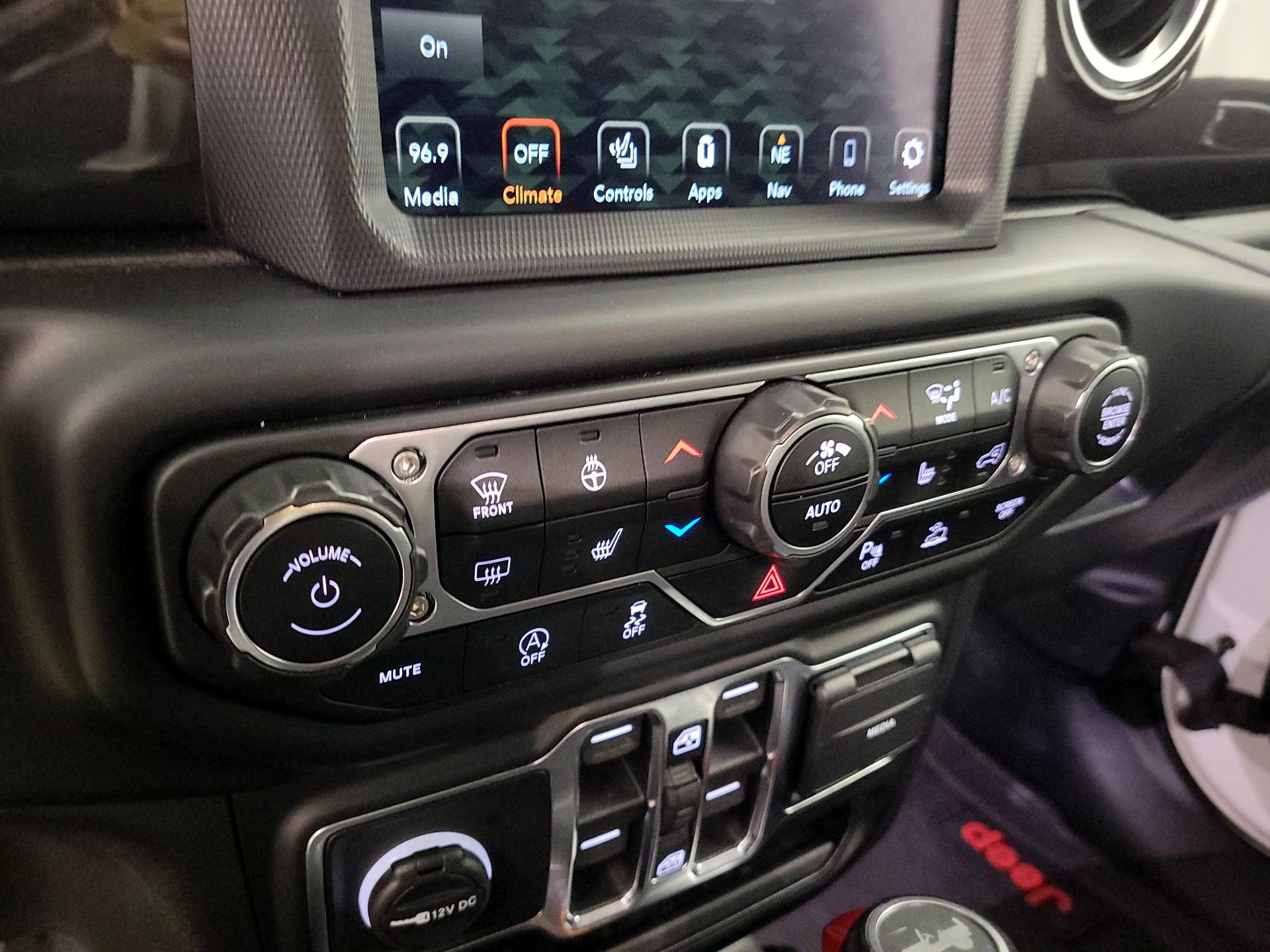 Thumbnail: 2021 Jeep Wrangler - 17