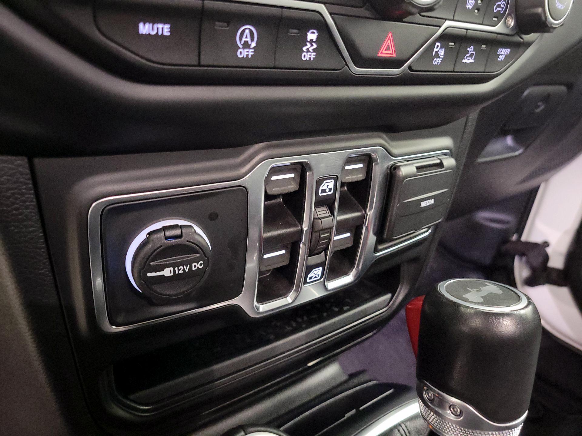 Thumbnail: 2021 Jeep Wrangler - 19