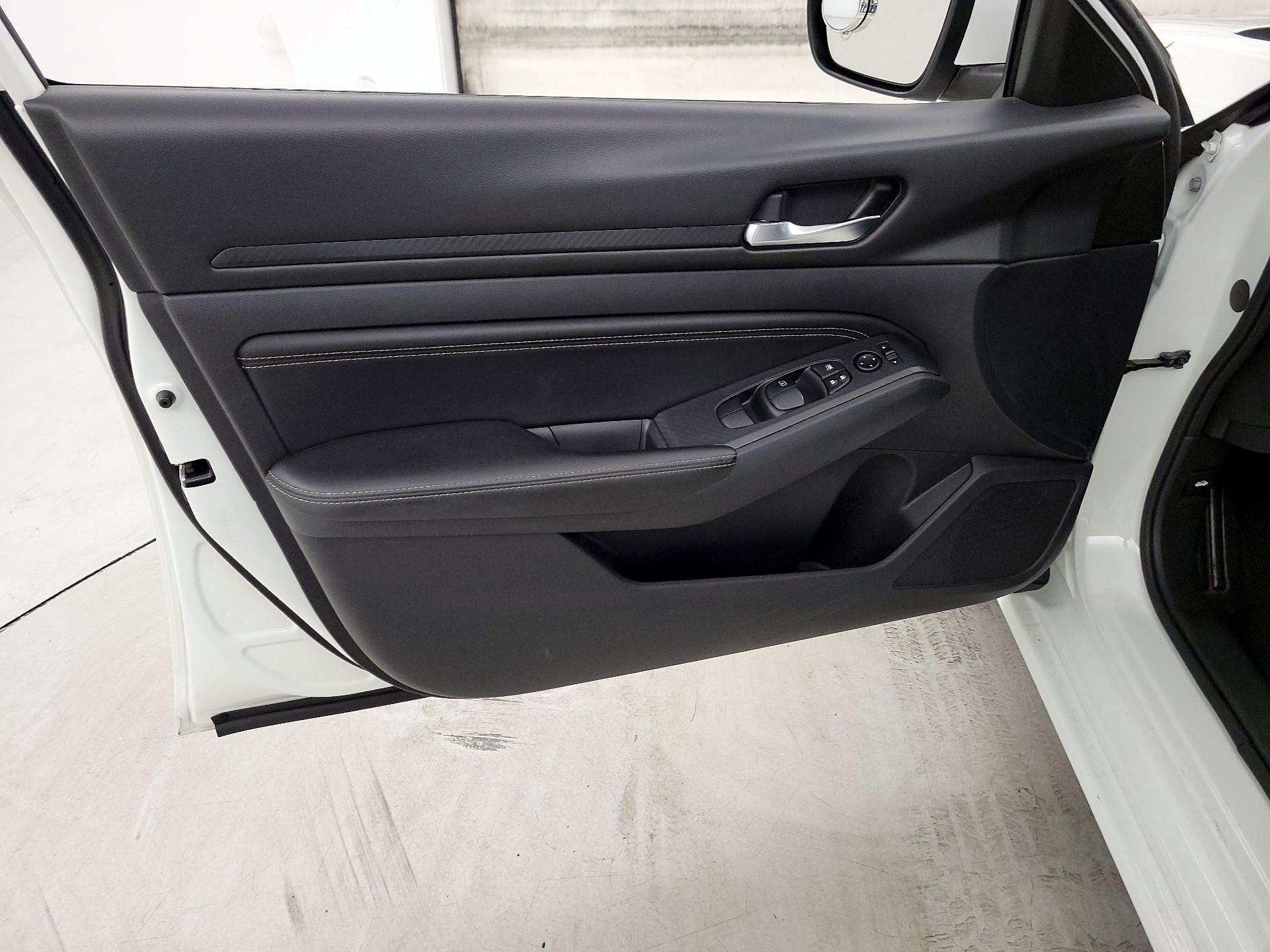 Thumbnail: 2019 Nissan Altima - 12