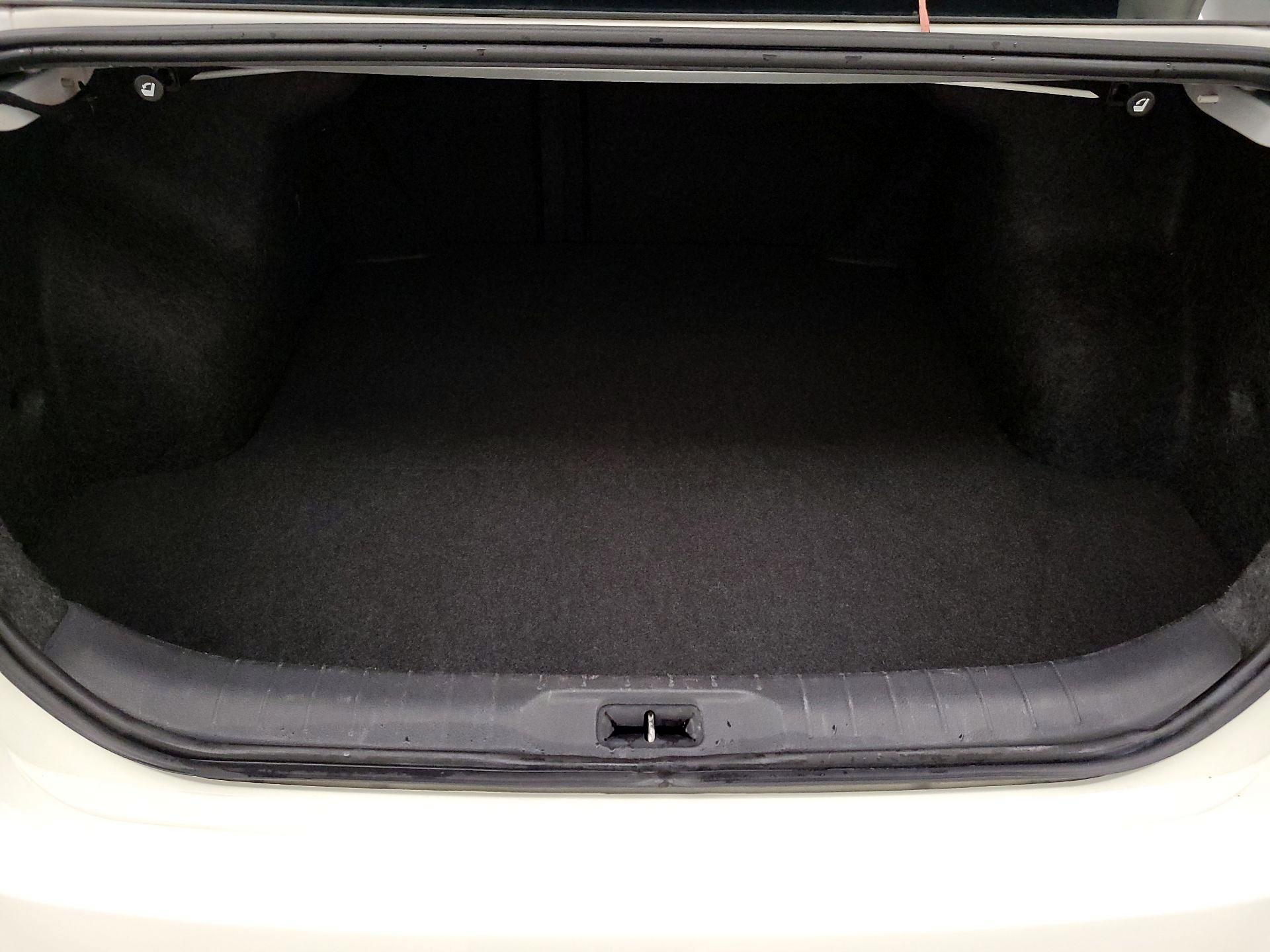 Thumbnail: 2019 Nissan Altima - 20