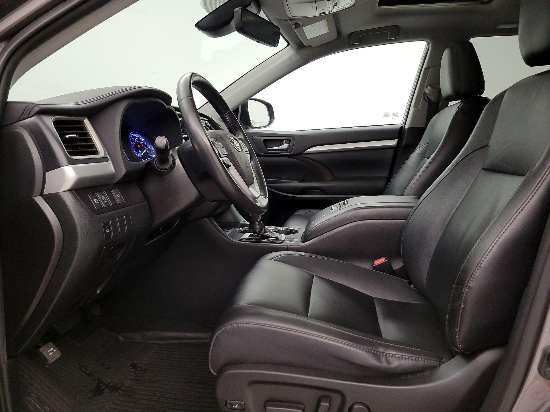 Thumbnail: 2019 Toyota Highlander - 11