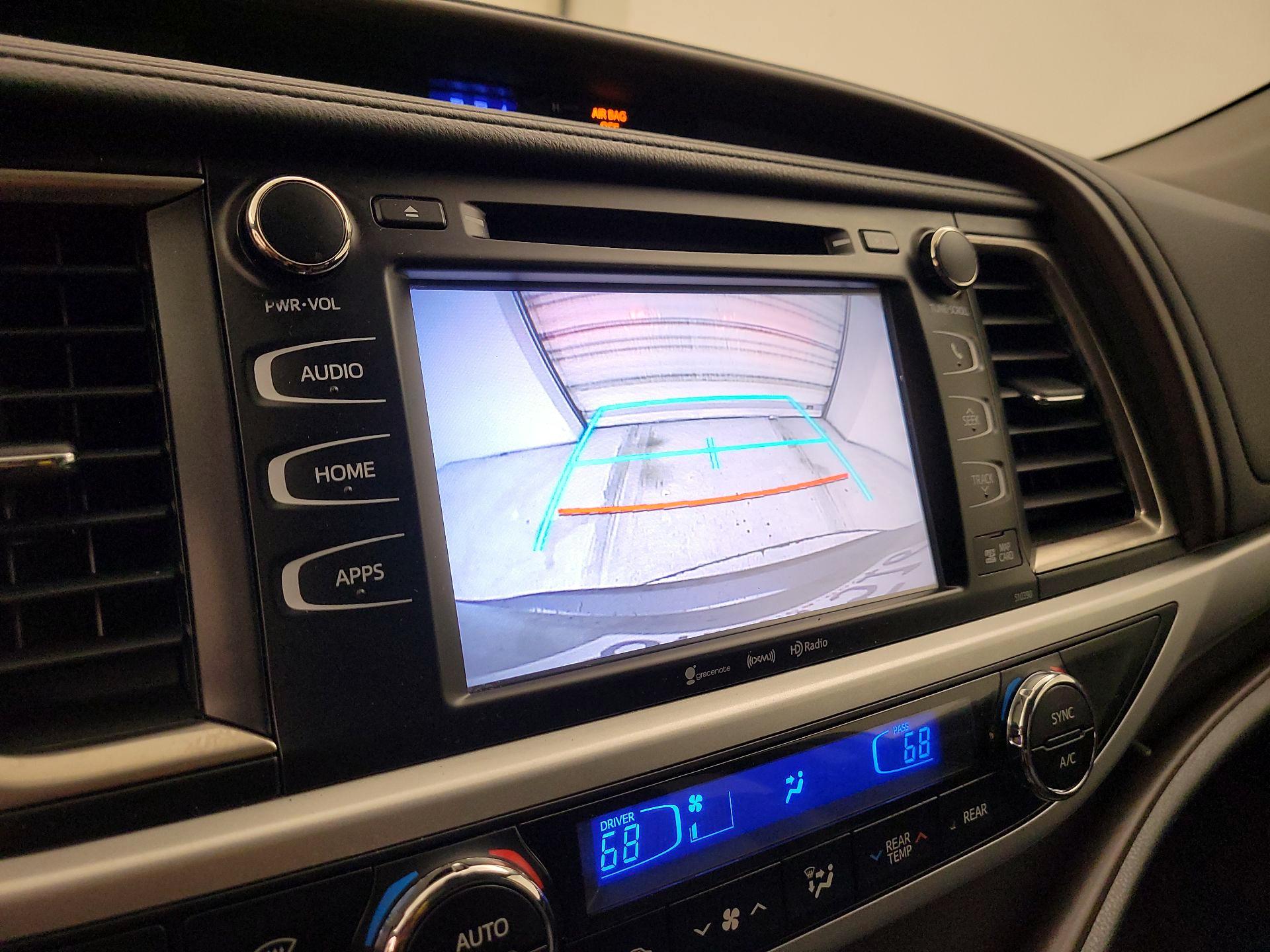 Thumbnail: 2019 Toyota Highlander - 14