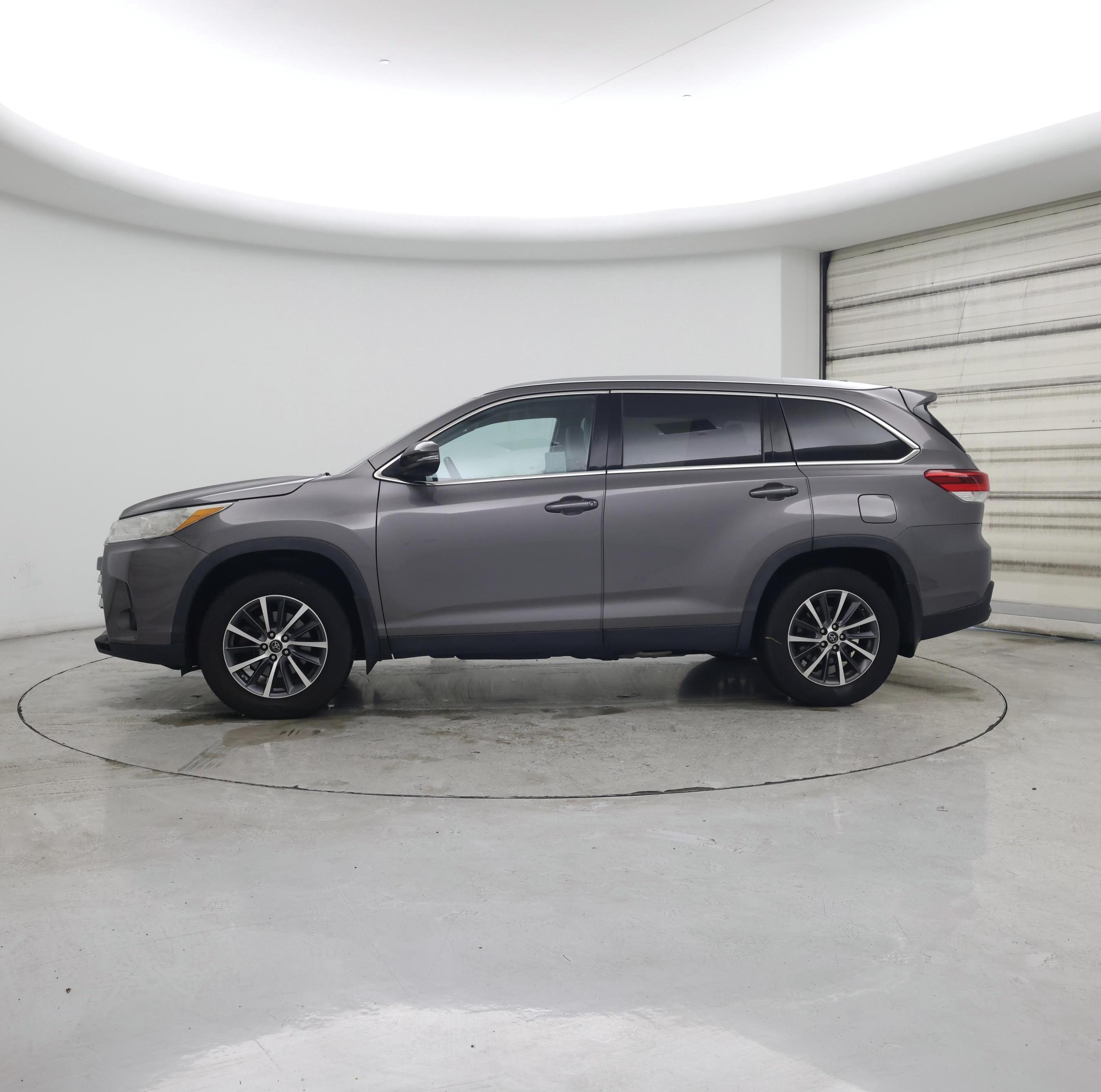 Thumbnail: 2019 Toyota Highlander - 3
