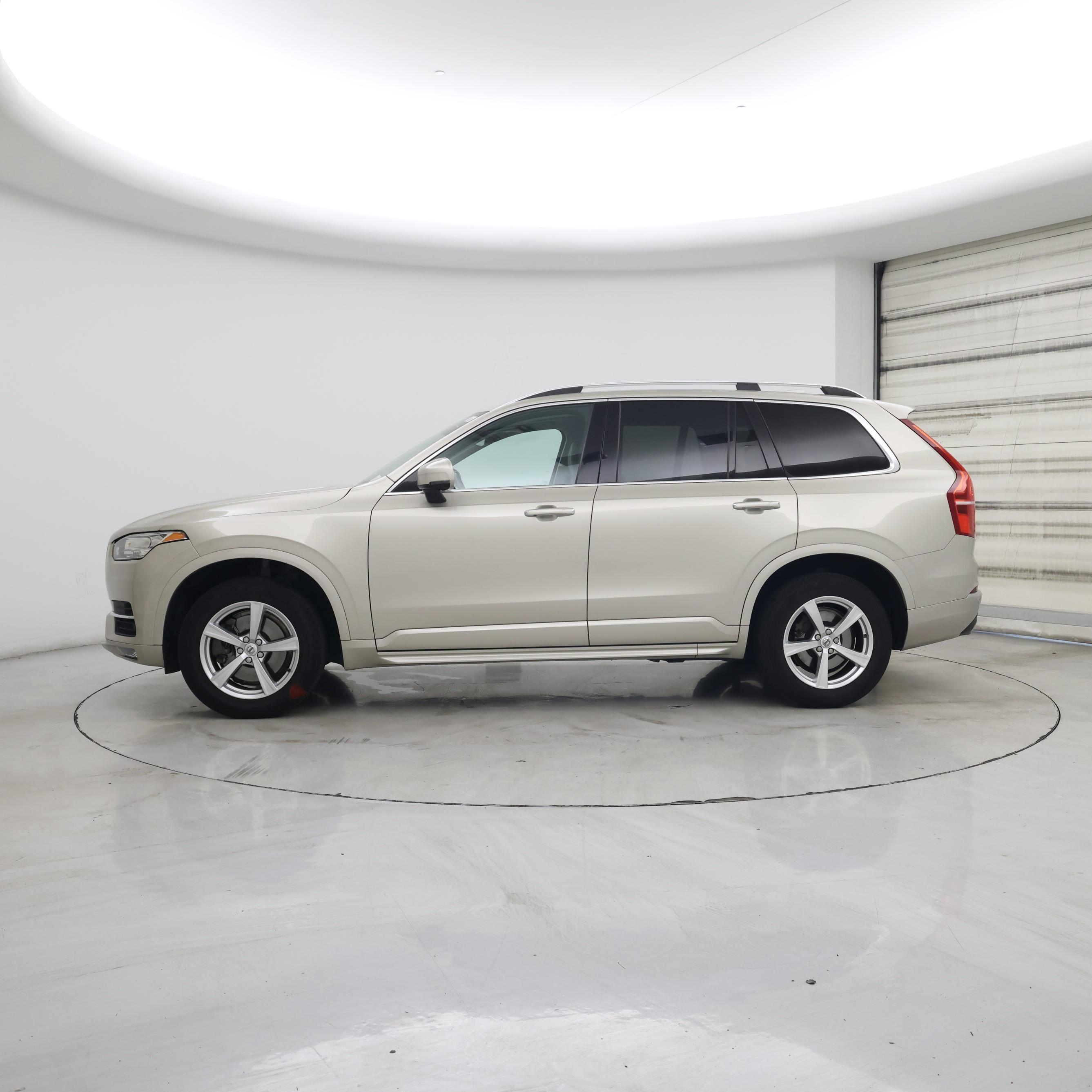 Thumbnail: 2016 Volvo XC90 - 3