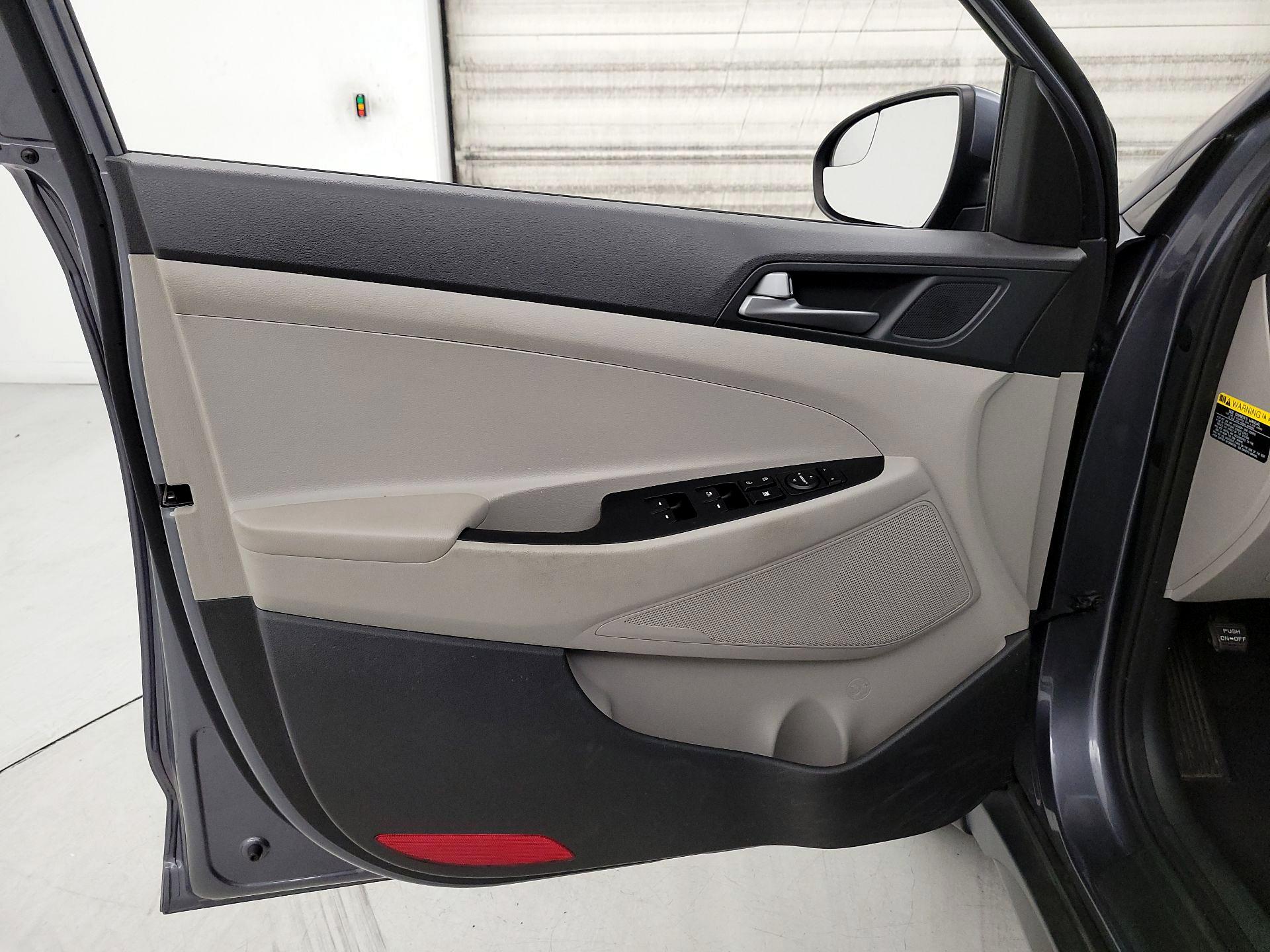 Thumbnail: 2016 Hyundai Tucson - 12