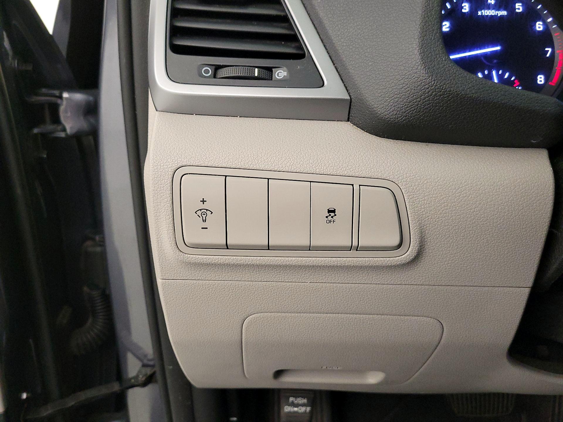 Thumbnail: 2016 Hyundai Tucson - 13