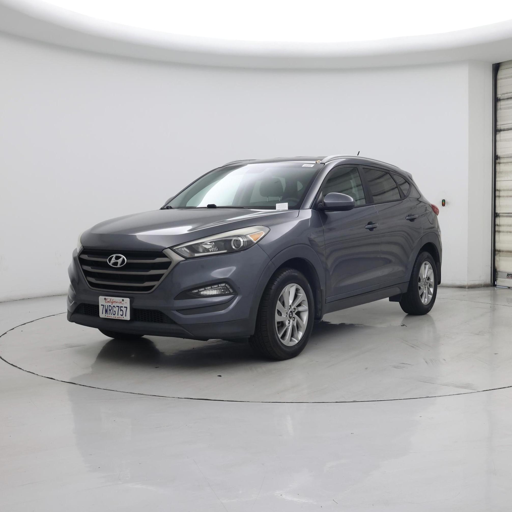 Thumbnail: 2016 Hyundai Tucson - 4