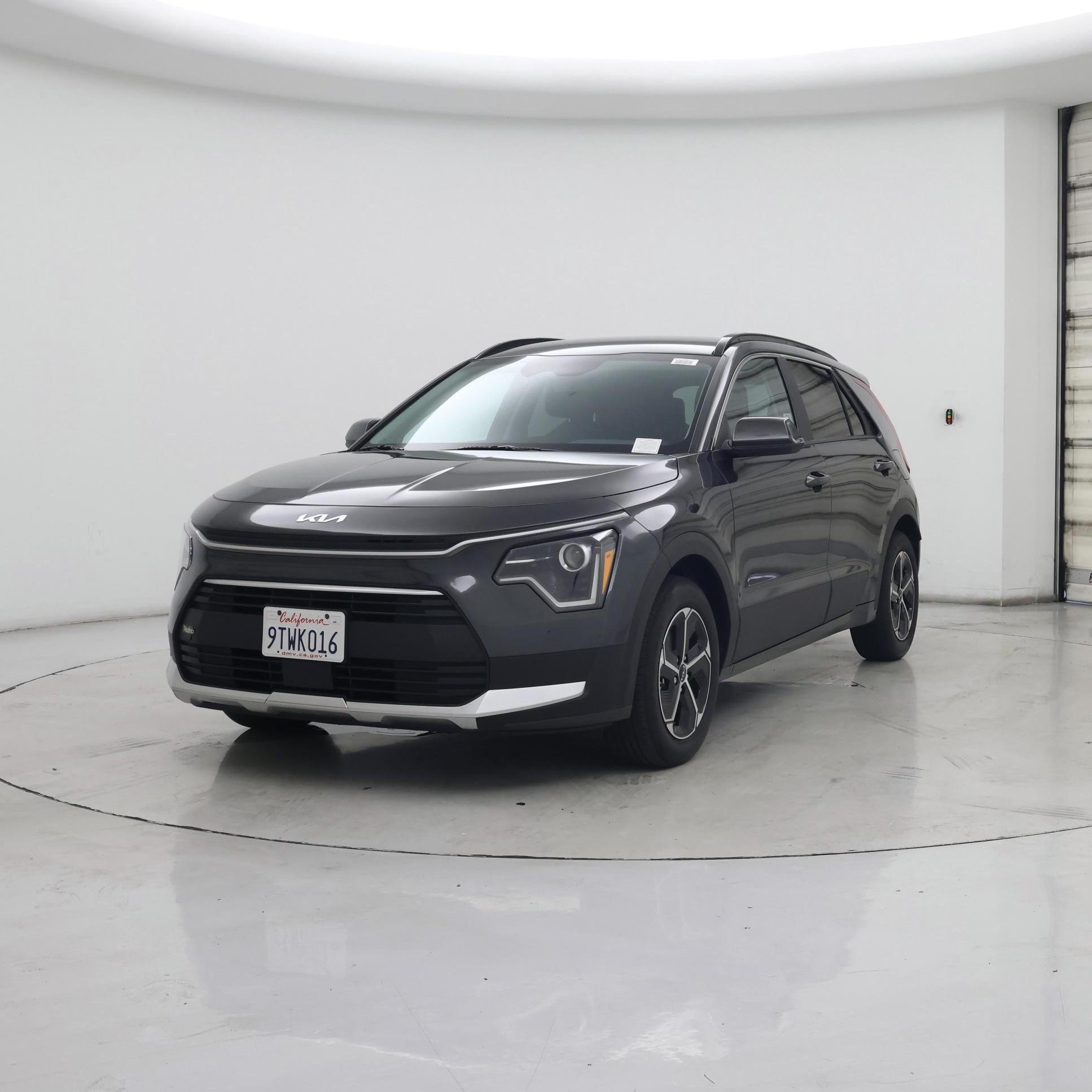 Thumbnail: 2025 Kia Niro - 4