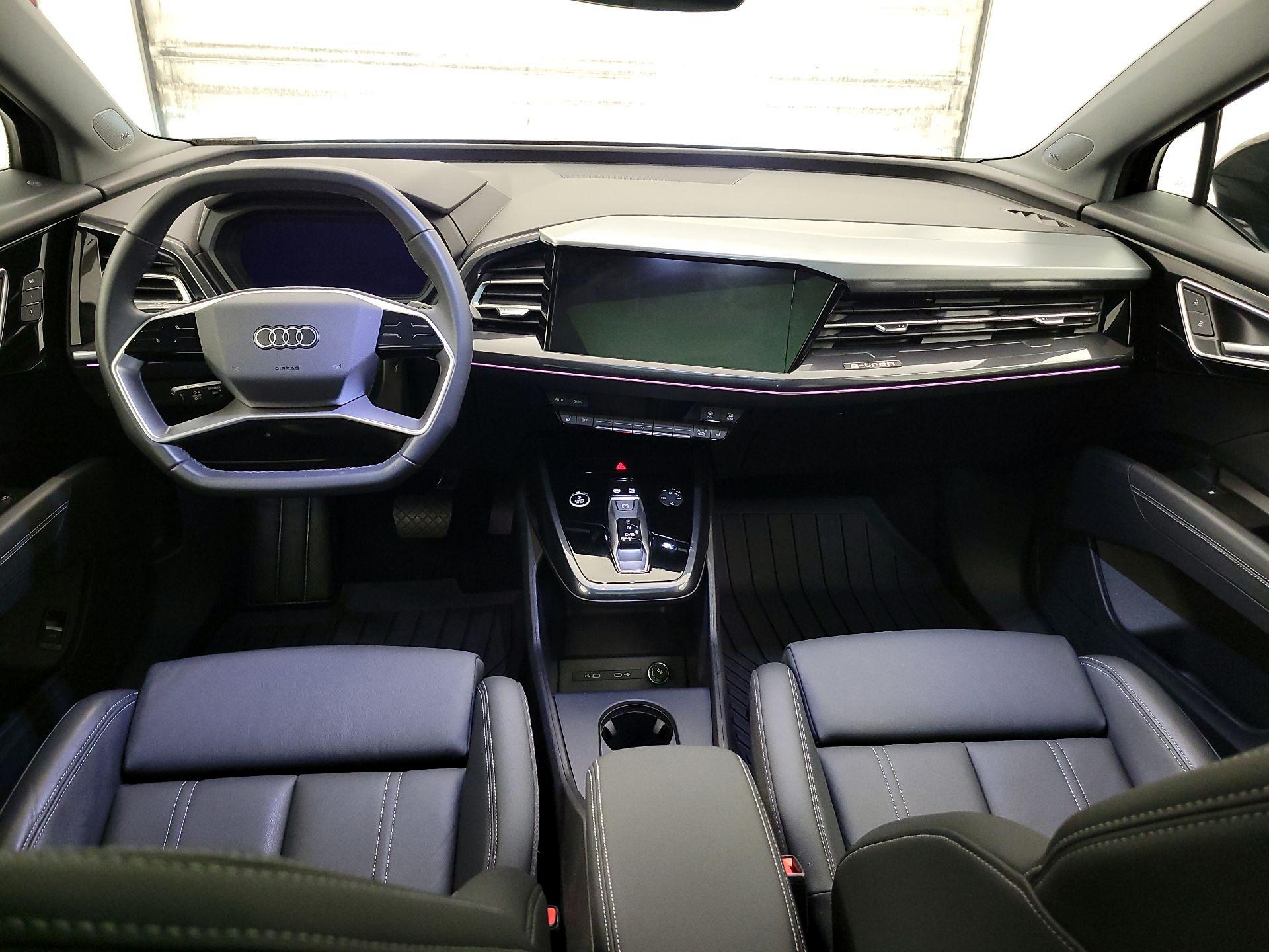 Thumbnail: 2022 Audi Q4 e-tron - 9