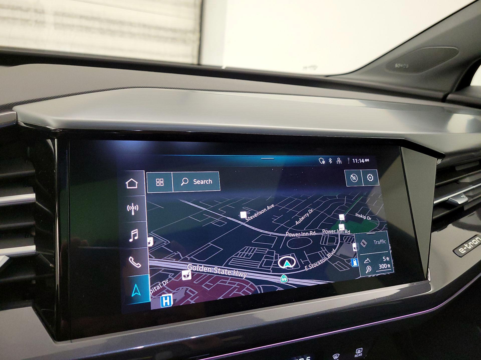 Thumbnail: 2022 Audi Q4 e-tron - 14