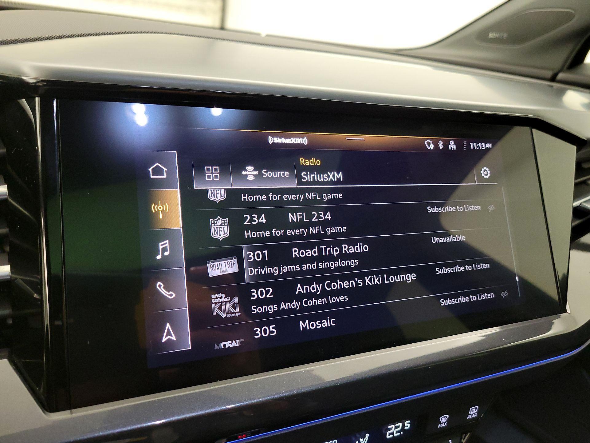 Thumbnail: 2022 Audi Q4 e-tron - 16