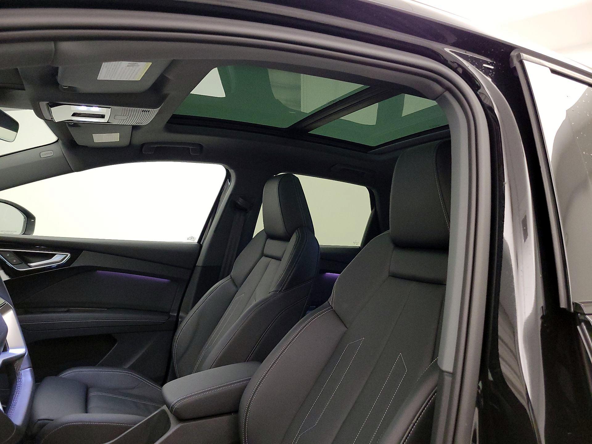 Thumbnail: 2022 Audi Q4 e-tron - 20