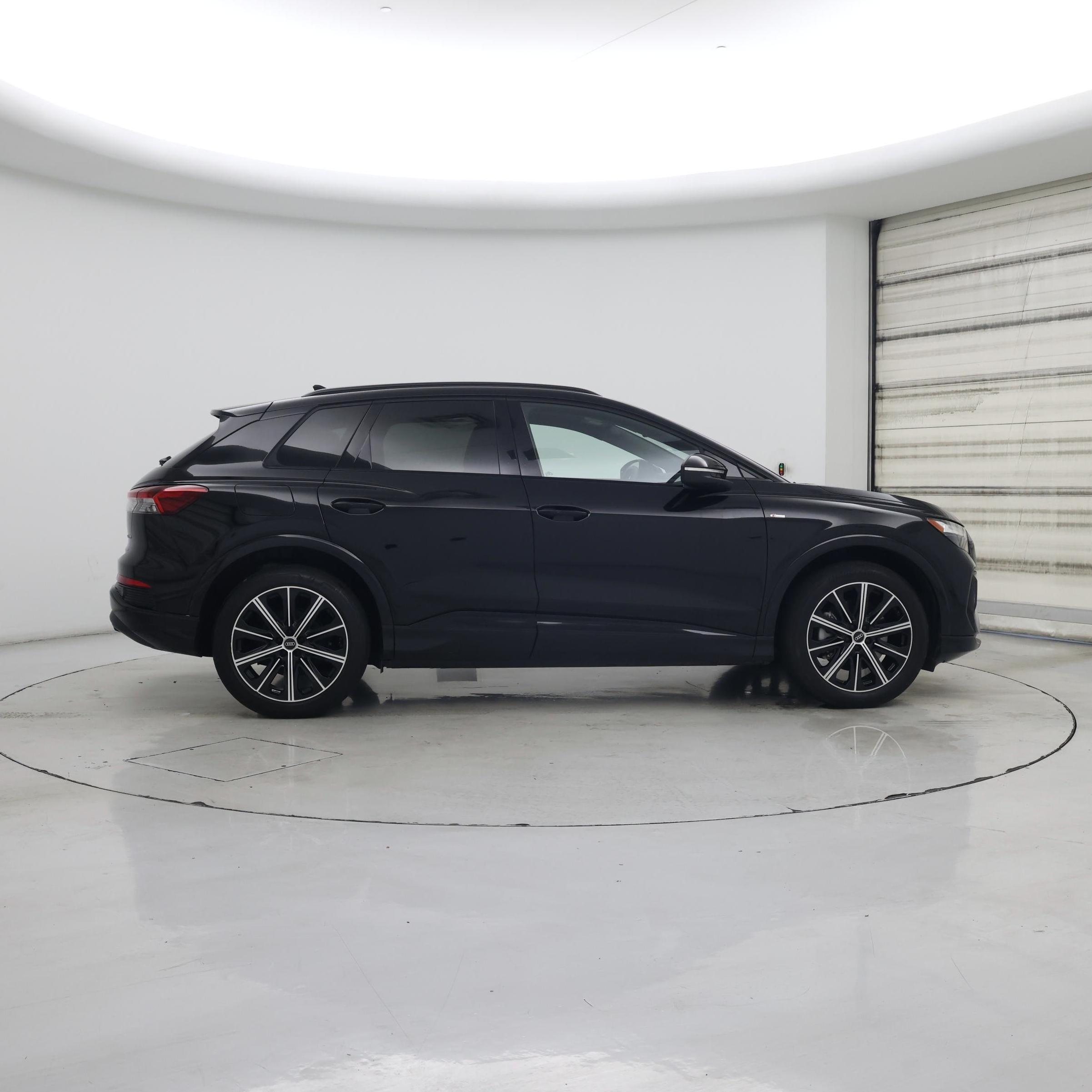 Thumbnail: 2022 Audi Q4 e-tron - 7