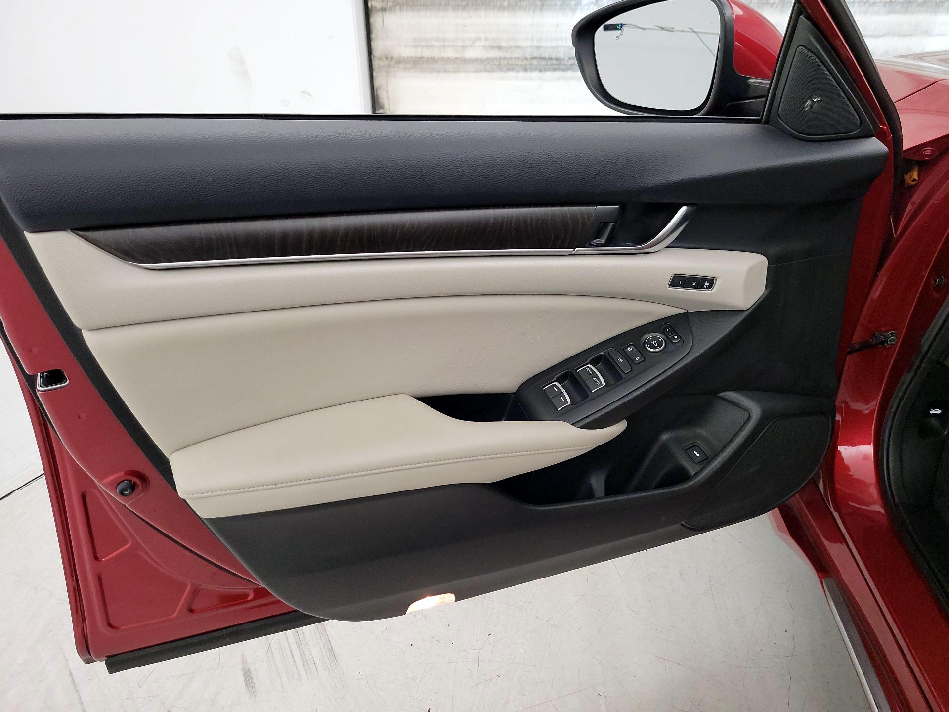 Thumbnail: 2019 Honda Accord - 12