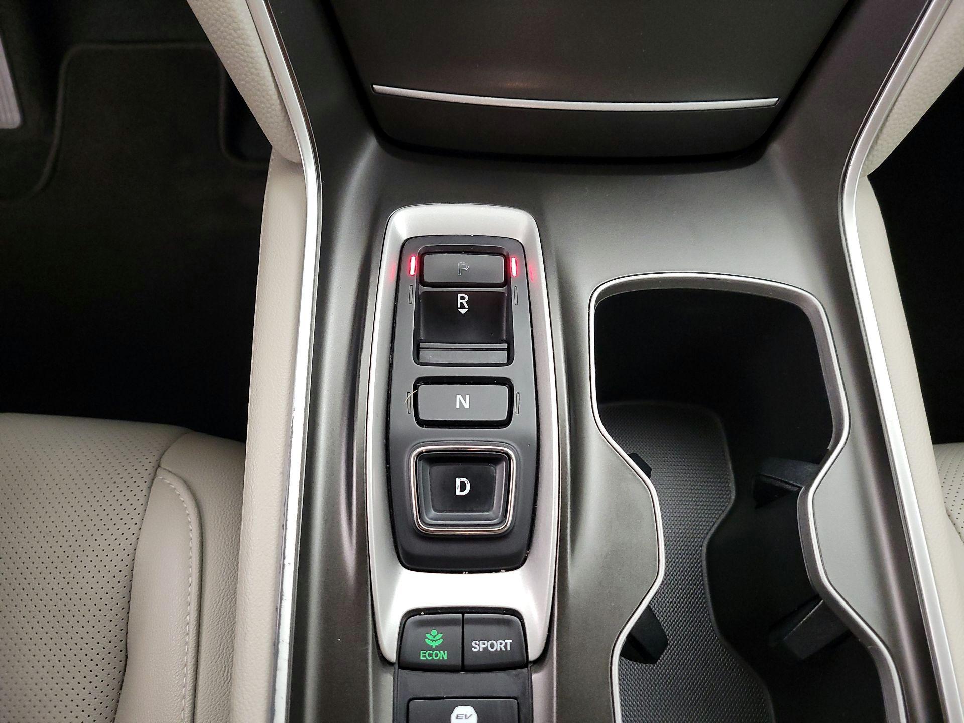 Thumbnail: 2019 Honda Accord - 17