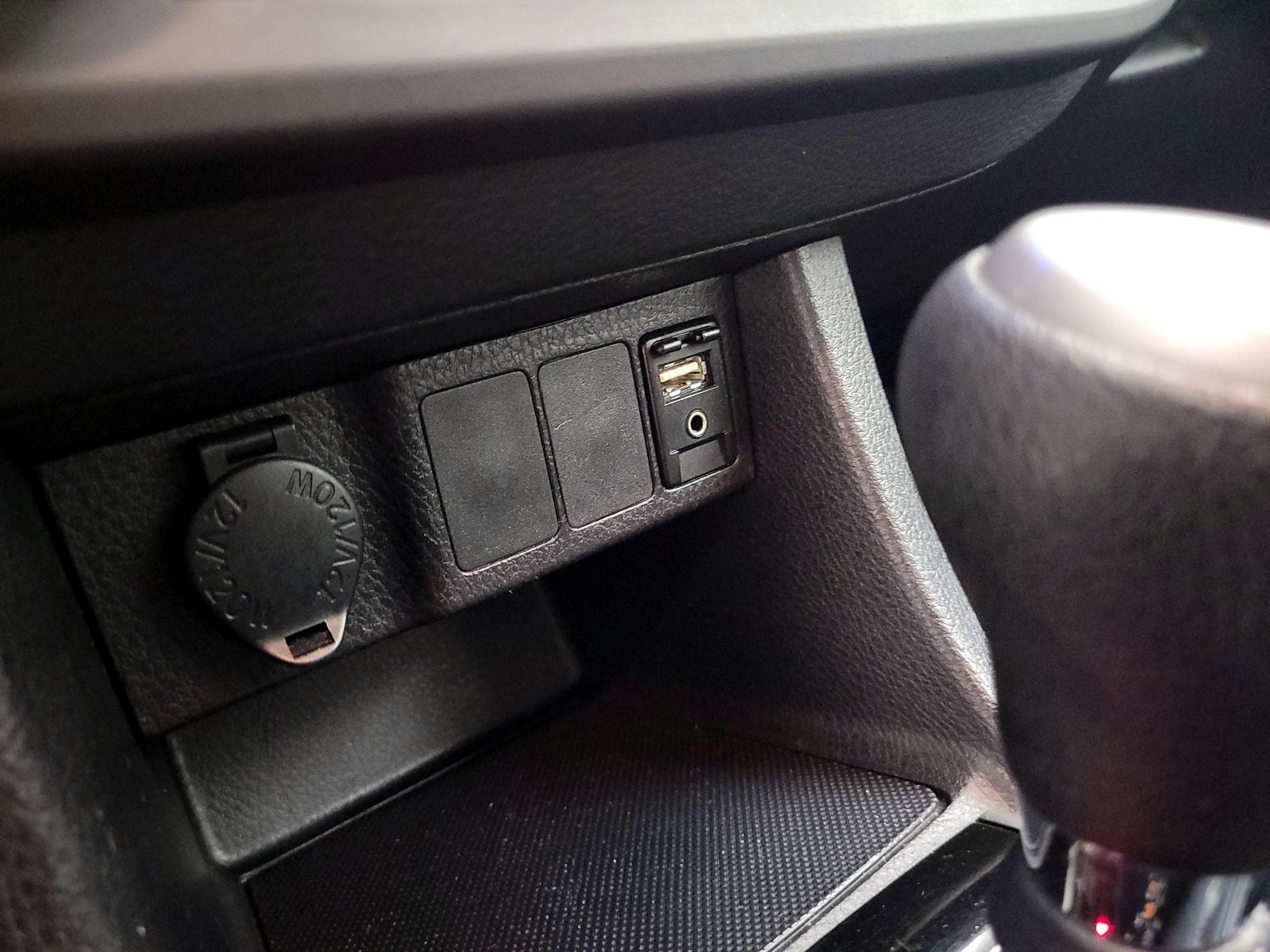 Thumbnail: 2014 Toyota Corolla - 18