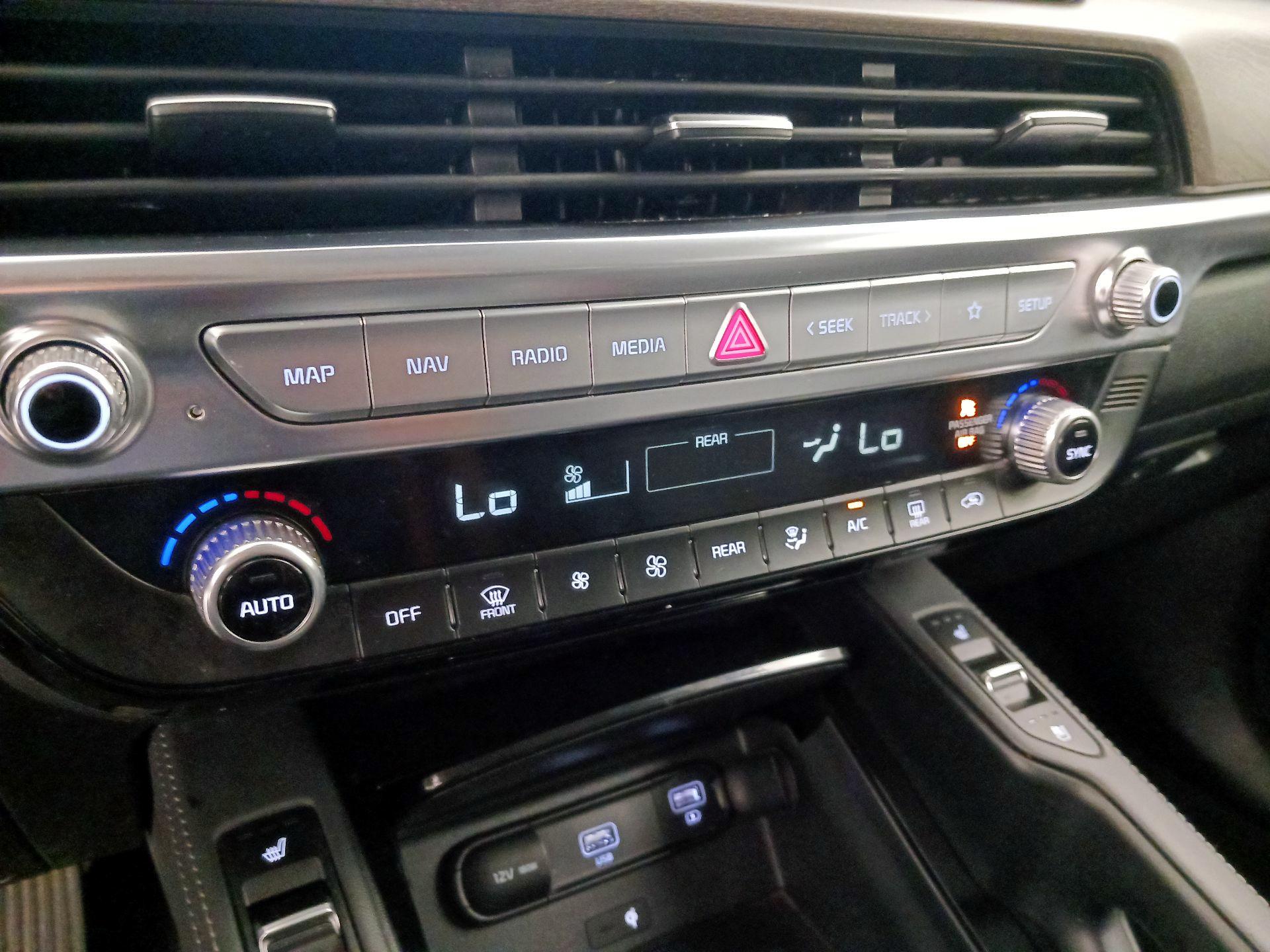 Thumbnail: 2021 Kia Telluride - 17