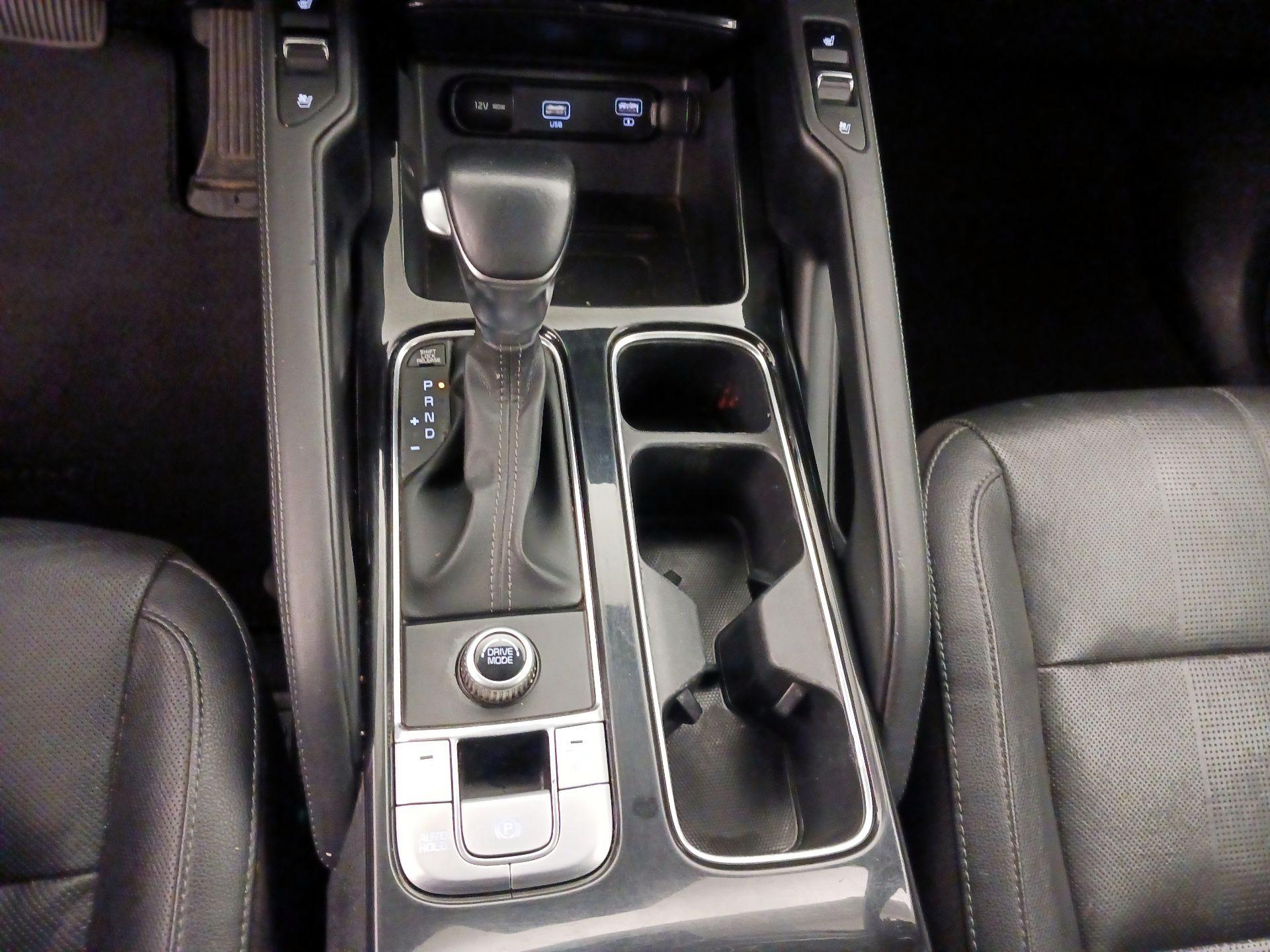 Thumbnail: 2021 Kia Telluride - 18