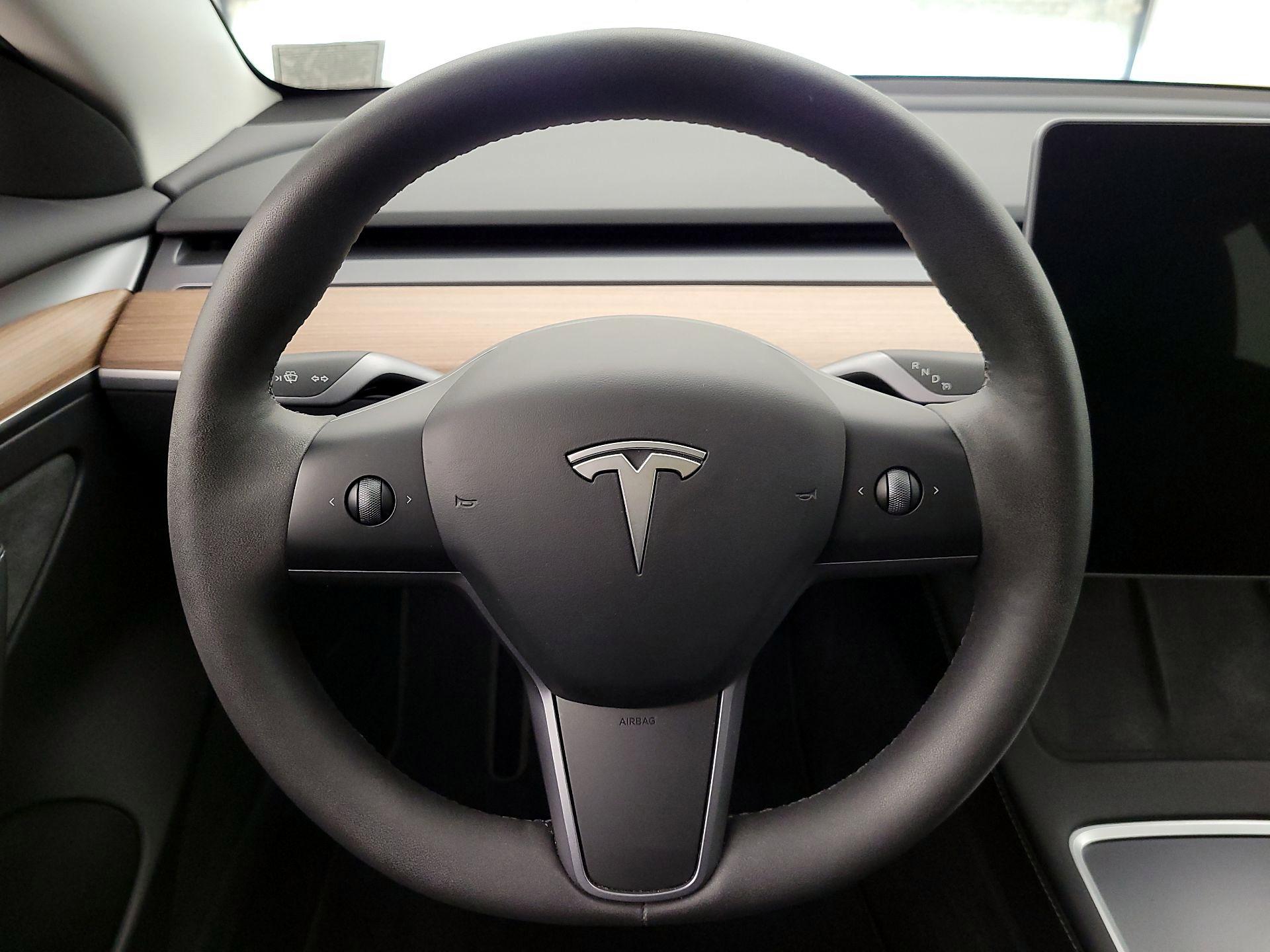 Thumbnail: 2023 Tesla Model 3 - 10