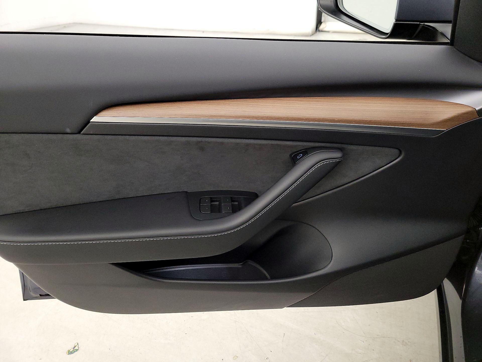 Thumbnail: 2023 Tesla Model 3 - 12