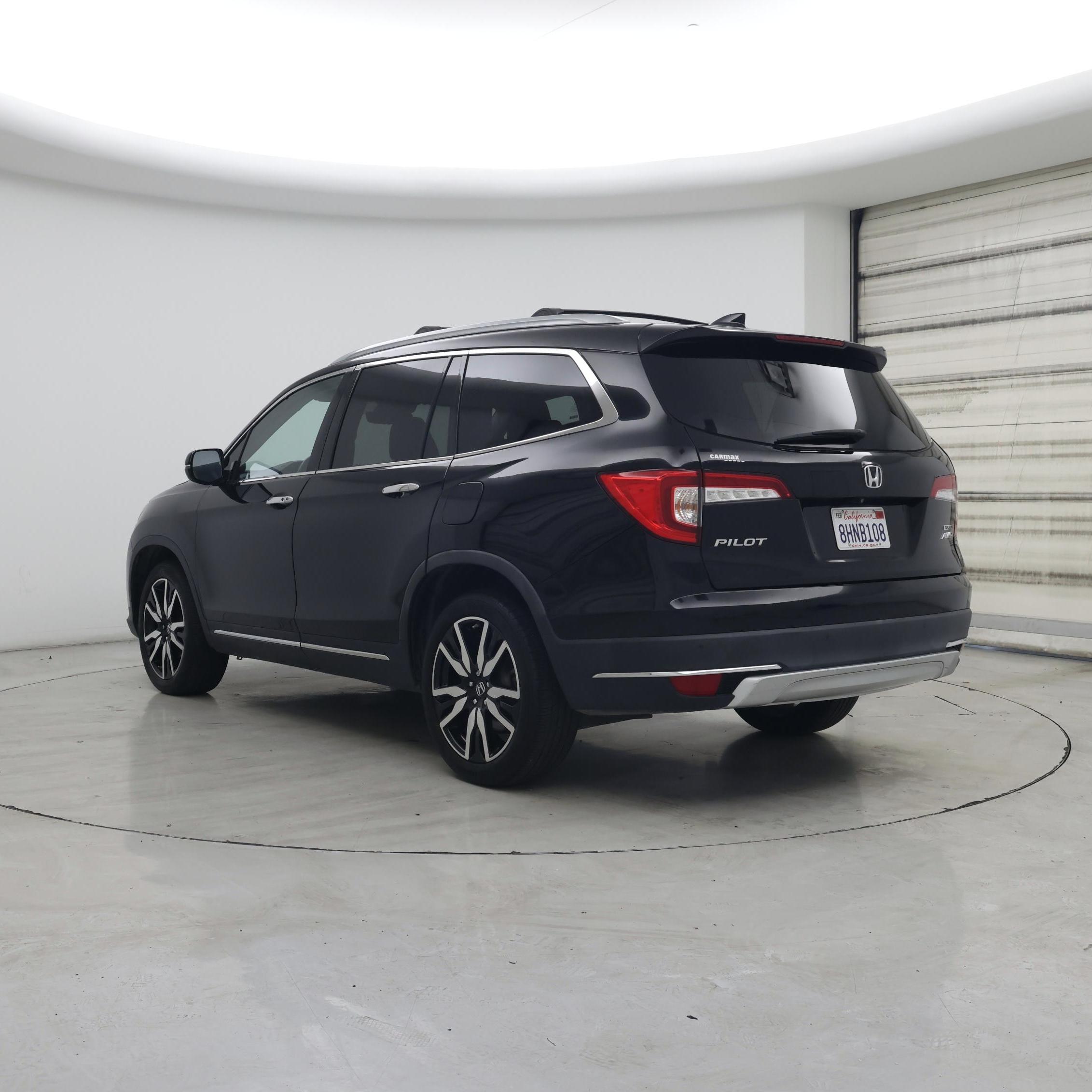 Thumbnail: 2019 Honda Pilot - 2