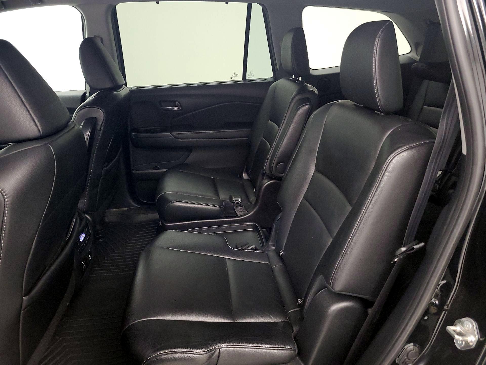 Thumbnail: 2019 Honda Pilot - 19