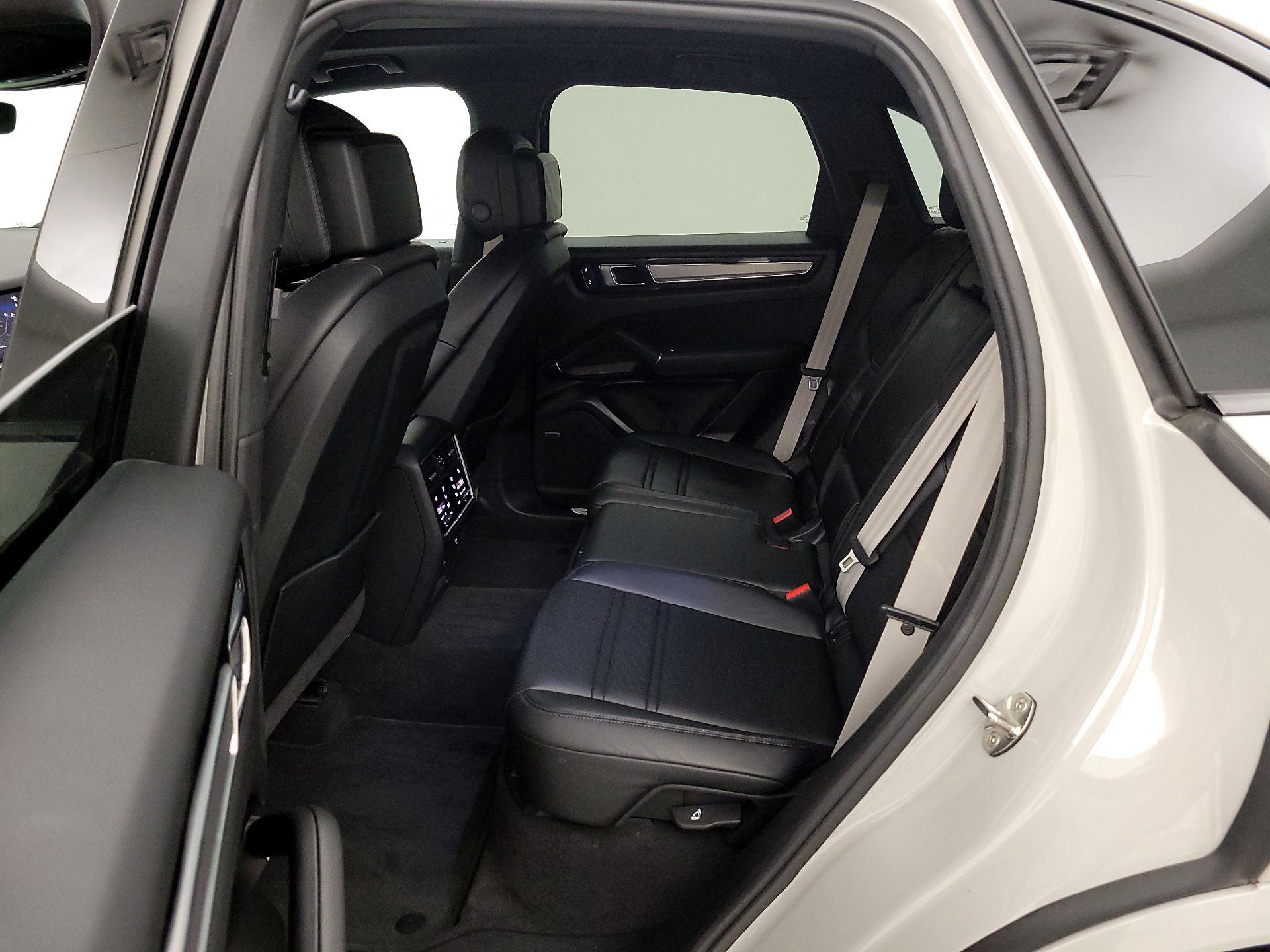 Thumbnail: 2023 Porsche Cayenne - 20