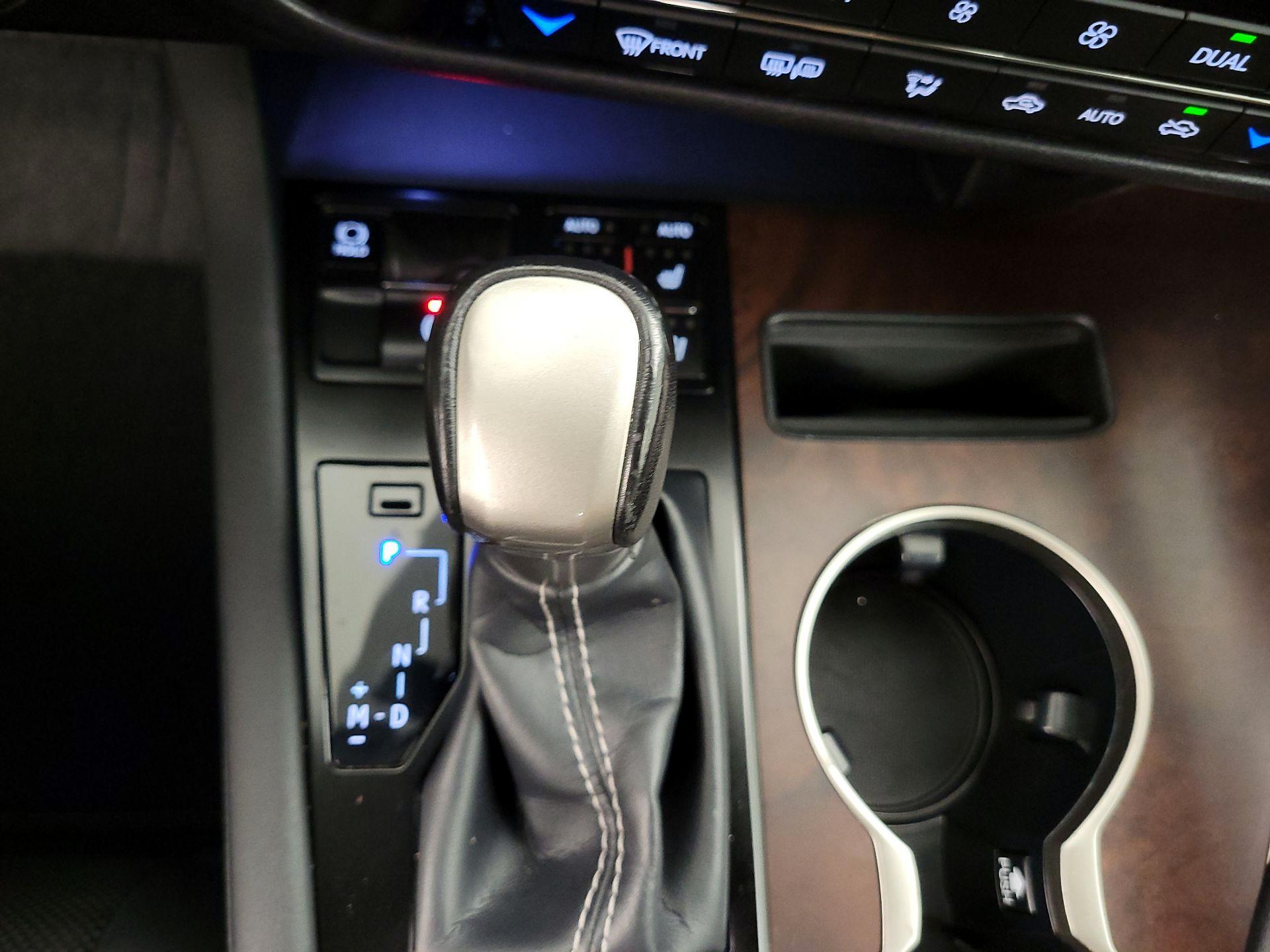 Thumbnail: 2020 Lexus RX - 16