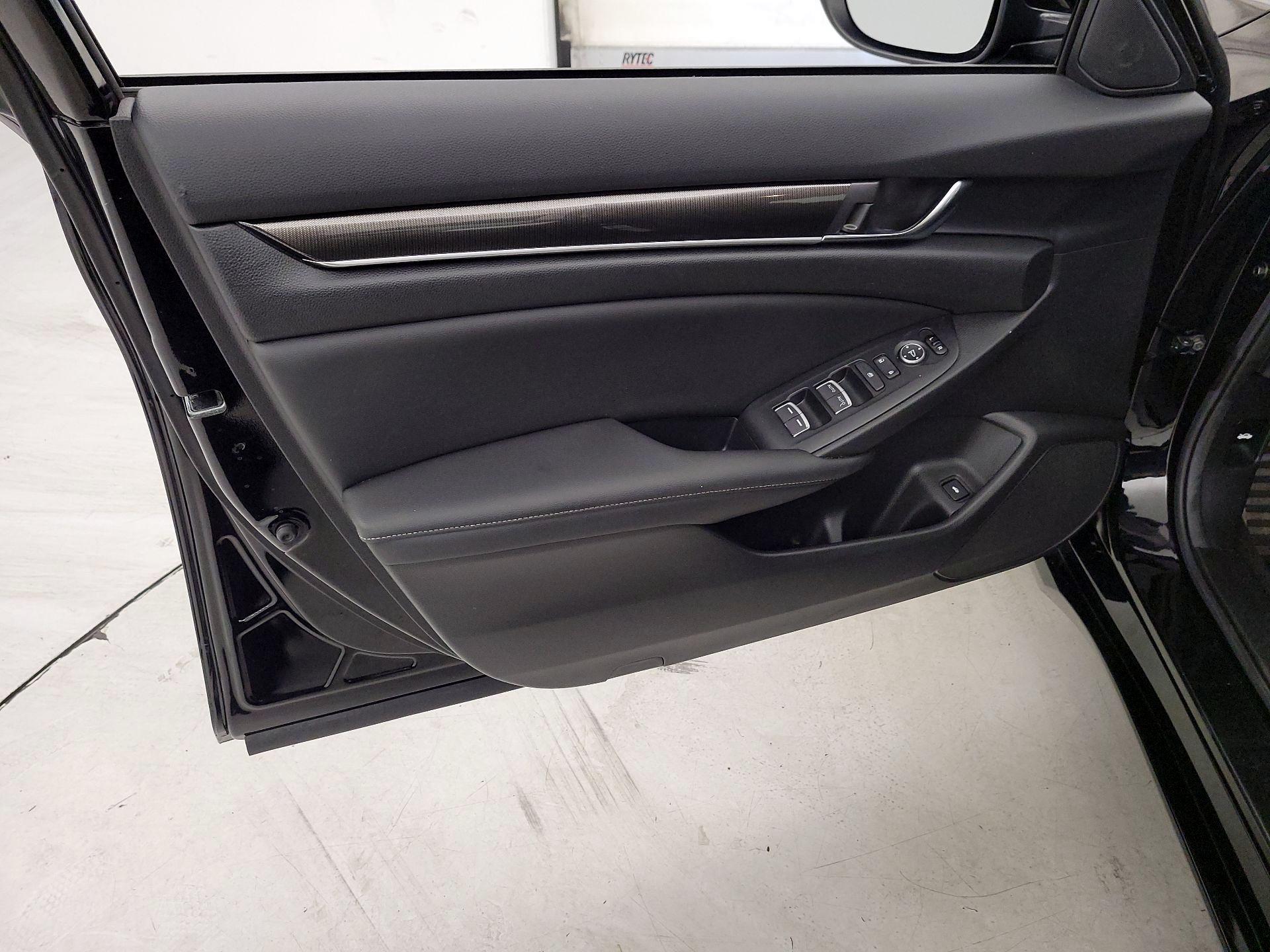 Thumbnail: 2019 Honda Accord - 12