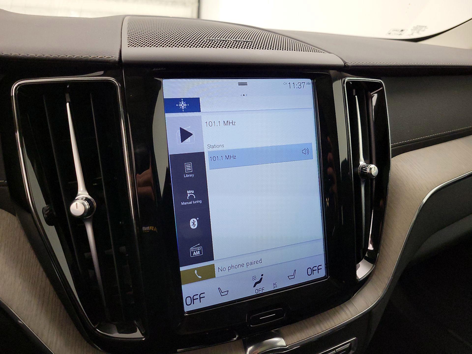 Thumbnail: 2020 Volvo XC60 - 15