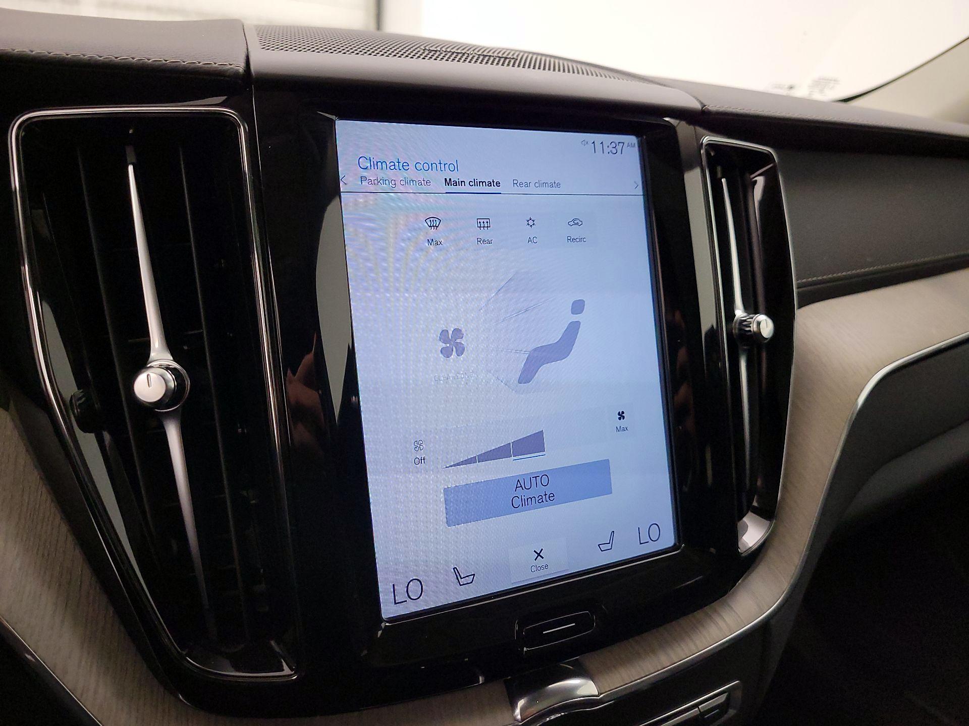 Thumbnail: 2020 Volvo XC60 - 16