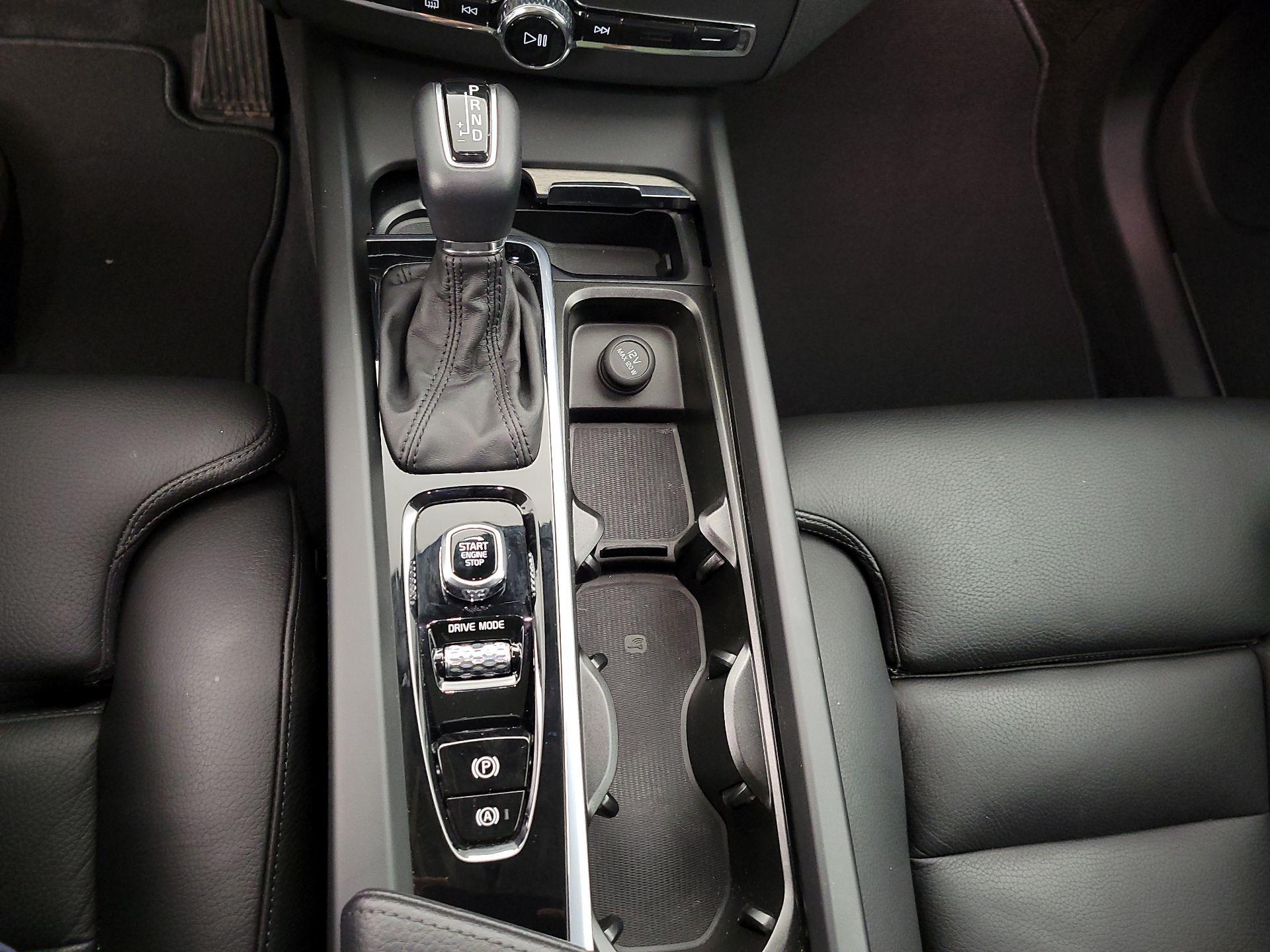 Thumbnail: 2020 Volvo XC60 - 17